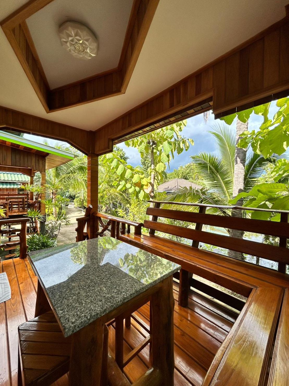 Large Double Room - Photo 9