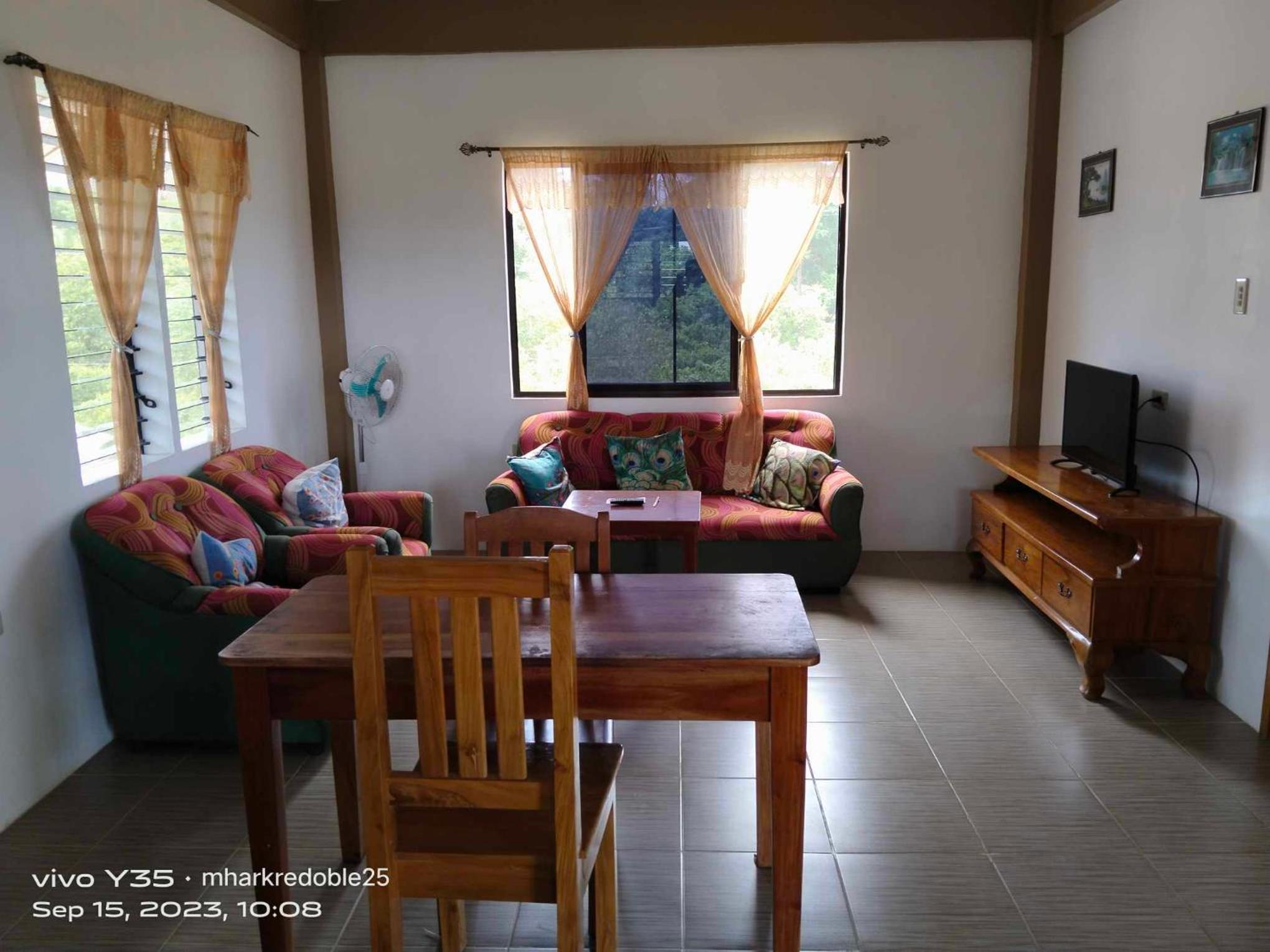 One-Bedroom Apartment - Photo 11