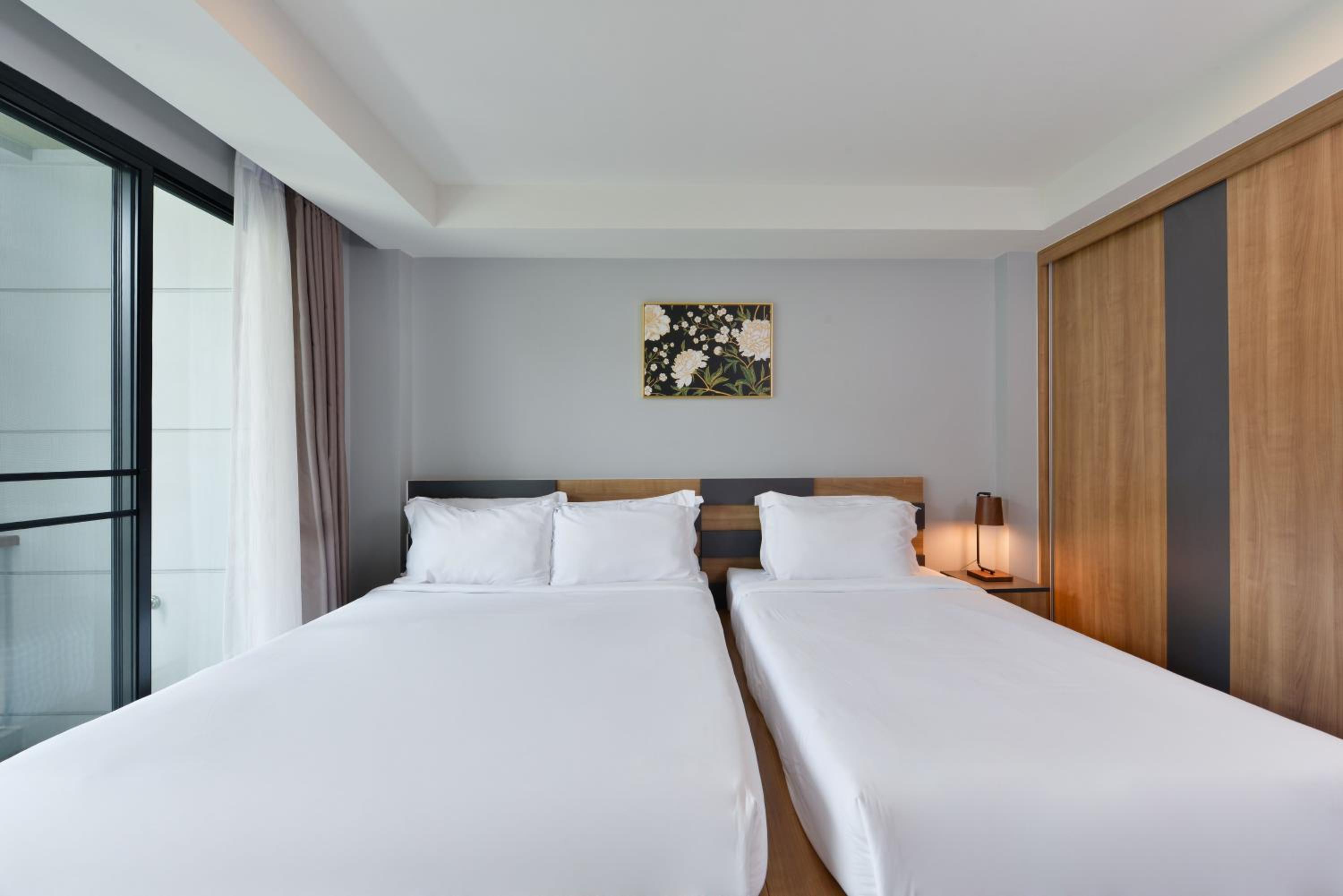 Standard Twin Room with Garden View photo 2