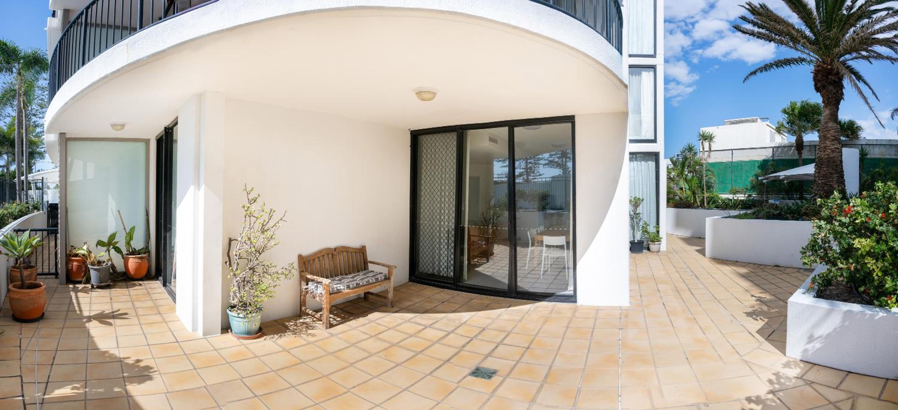 Two-Bedroom Apartment with Garden View - Photo 6