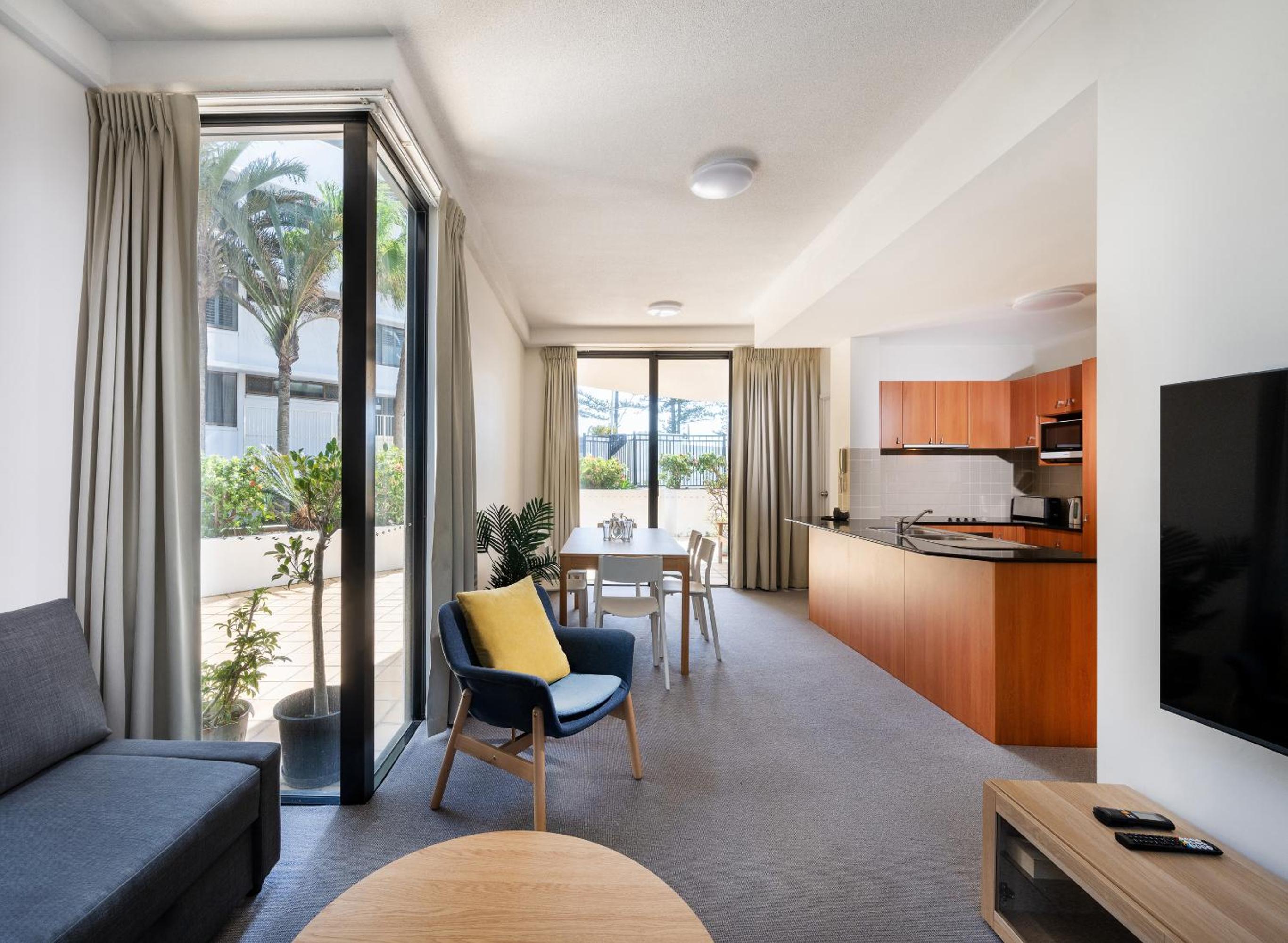 Two-Bedroom Apartment with Garden View - Photo 7