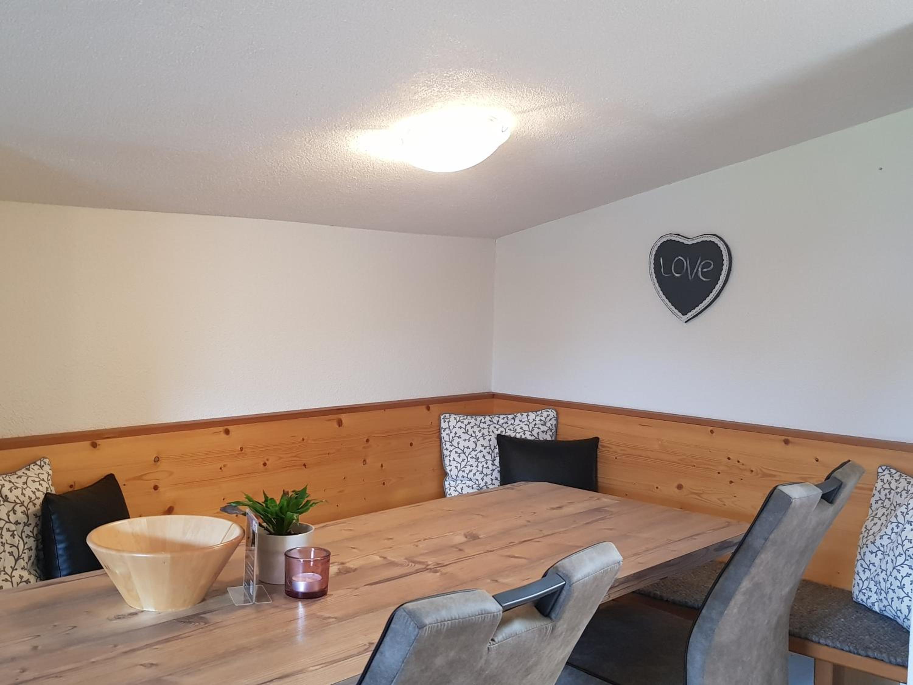 Three-Bedroom Apartment 328 ft² photo 3