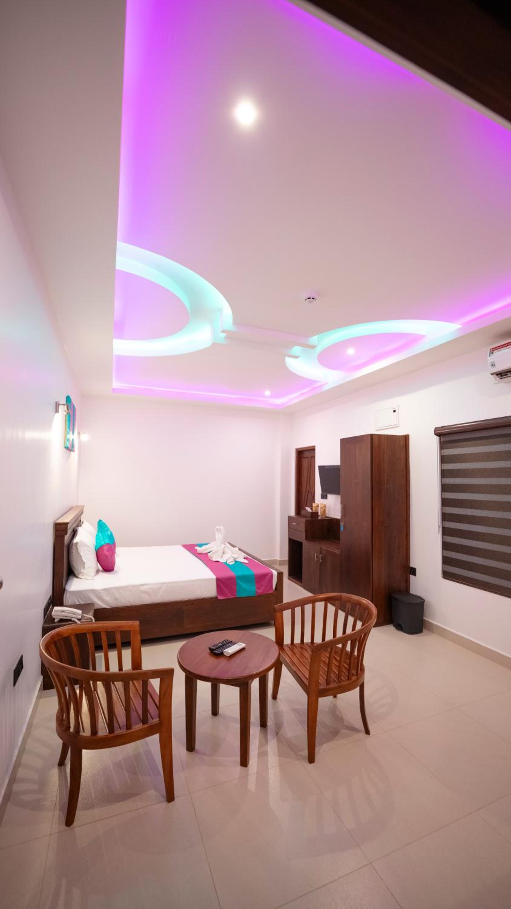 Deluxe Double Room - Photo 14