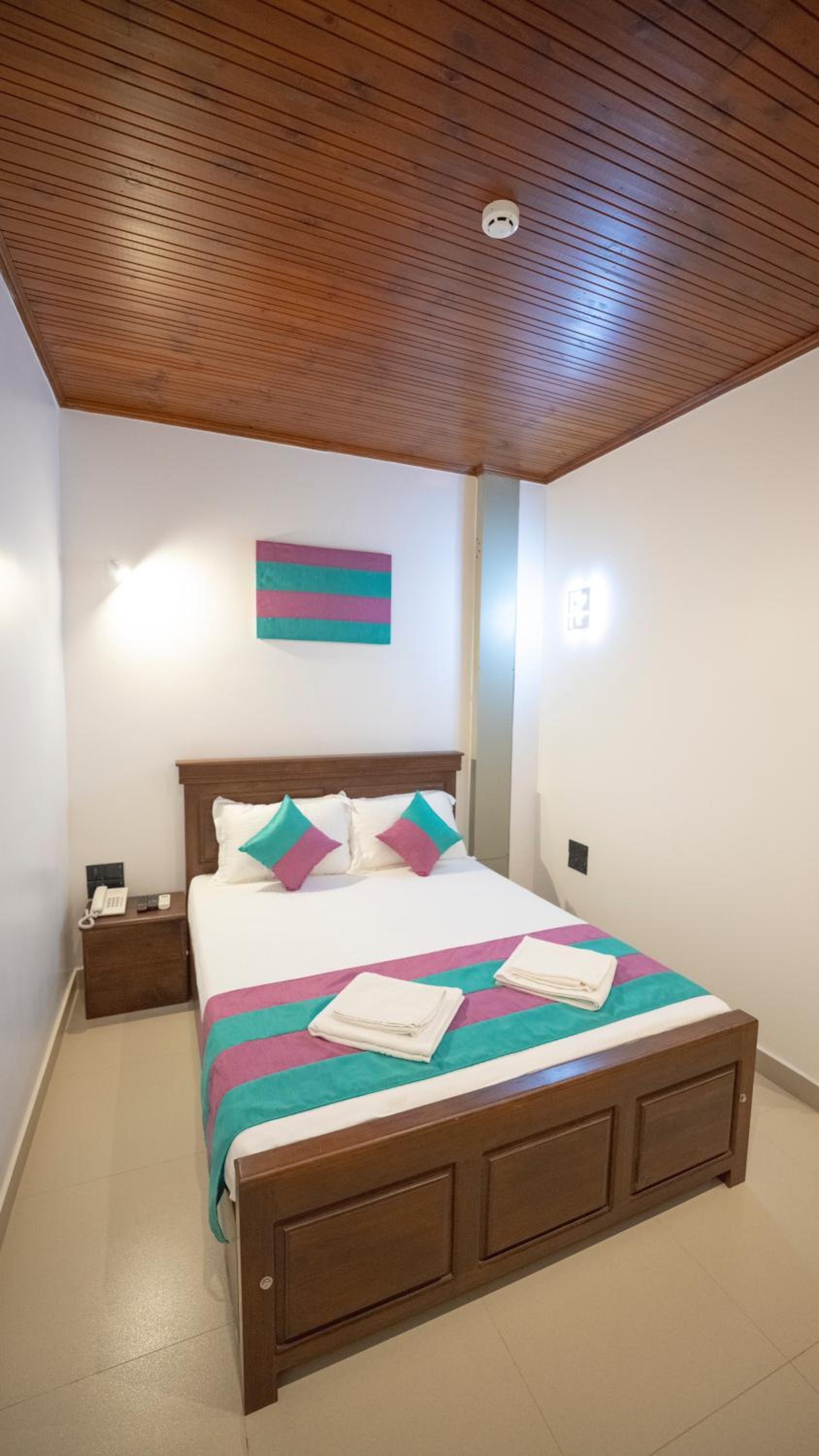 Standard Double Room - Photo 4