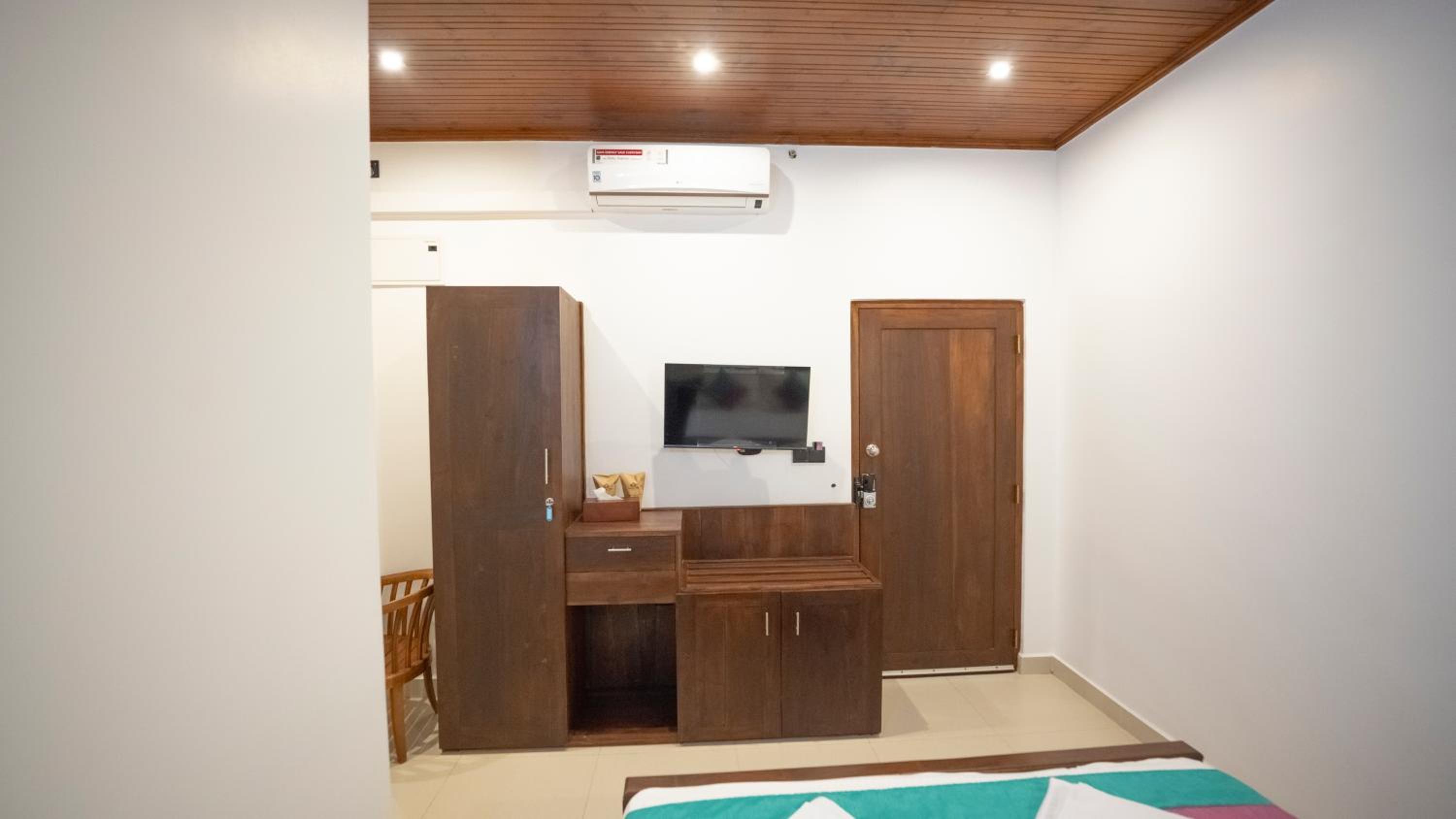 Standard Double Room - Photo 2