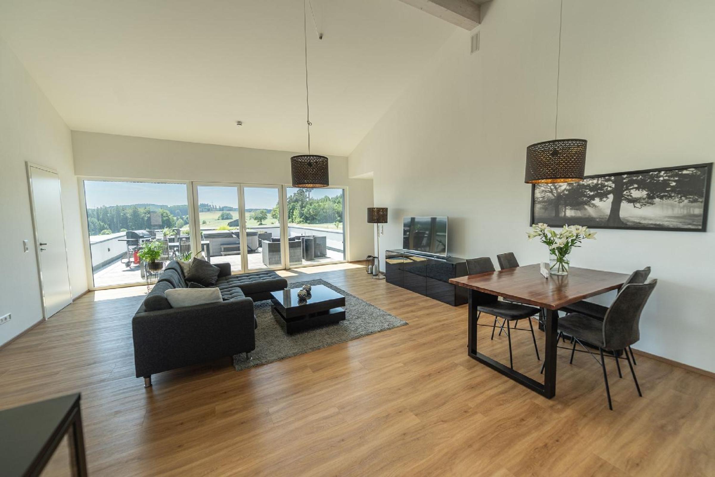 Two-Bedroom Deluxe Apartment with Garden View photo 3