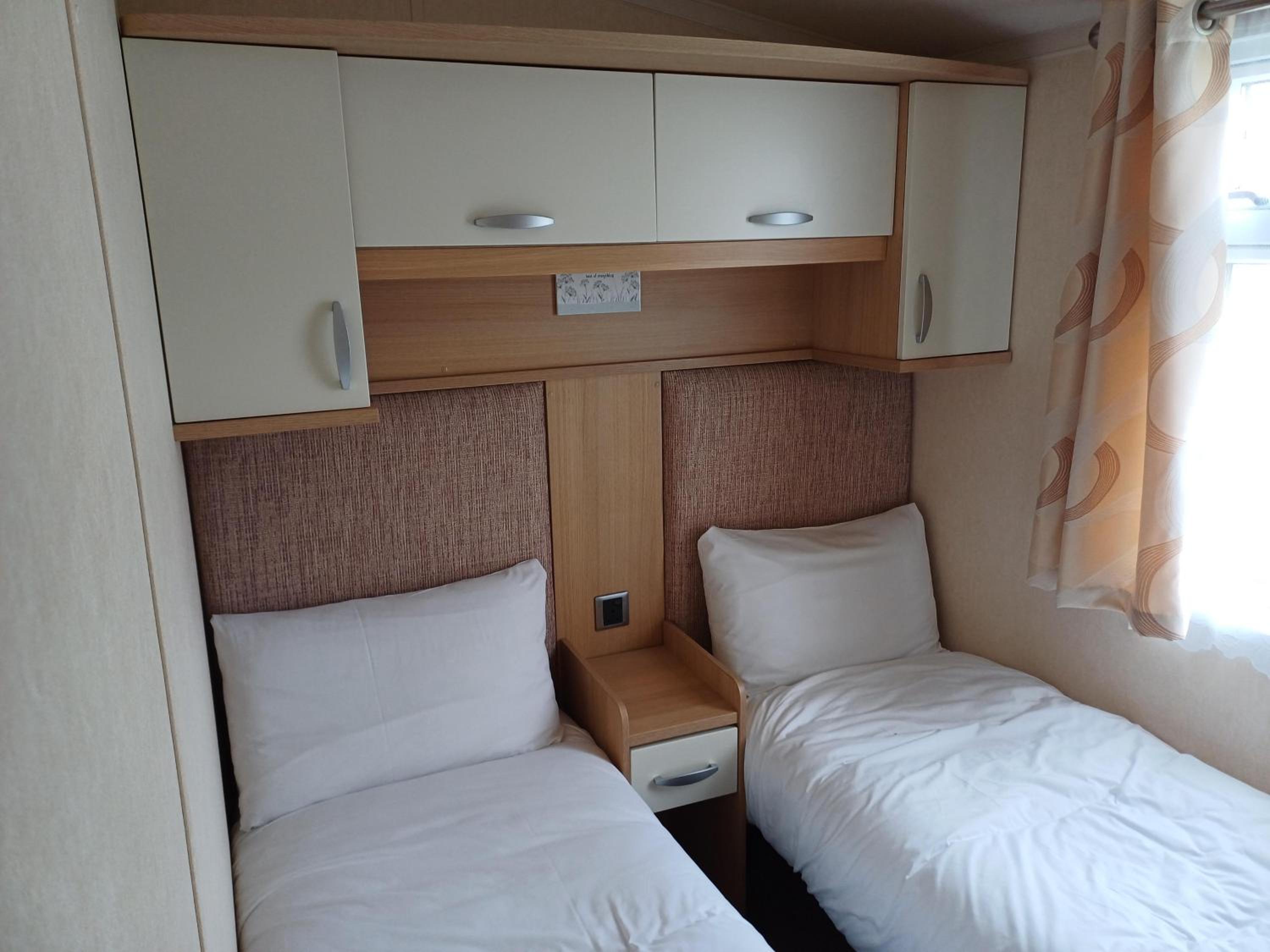 Mobile Home photo 2