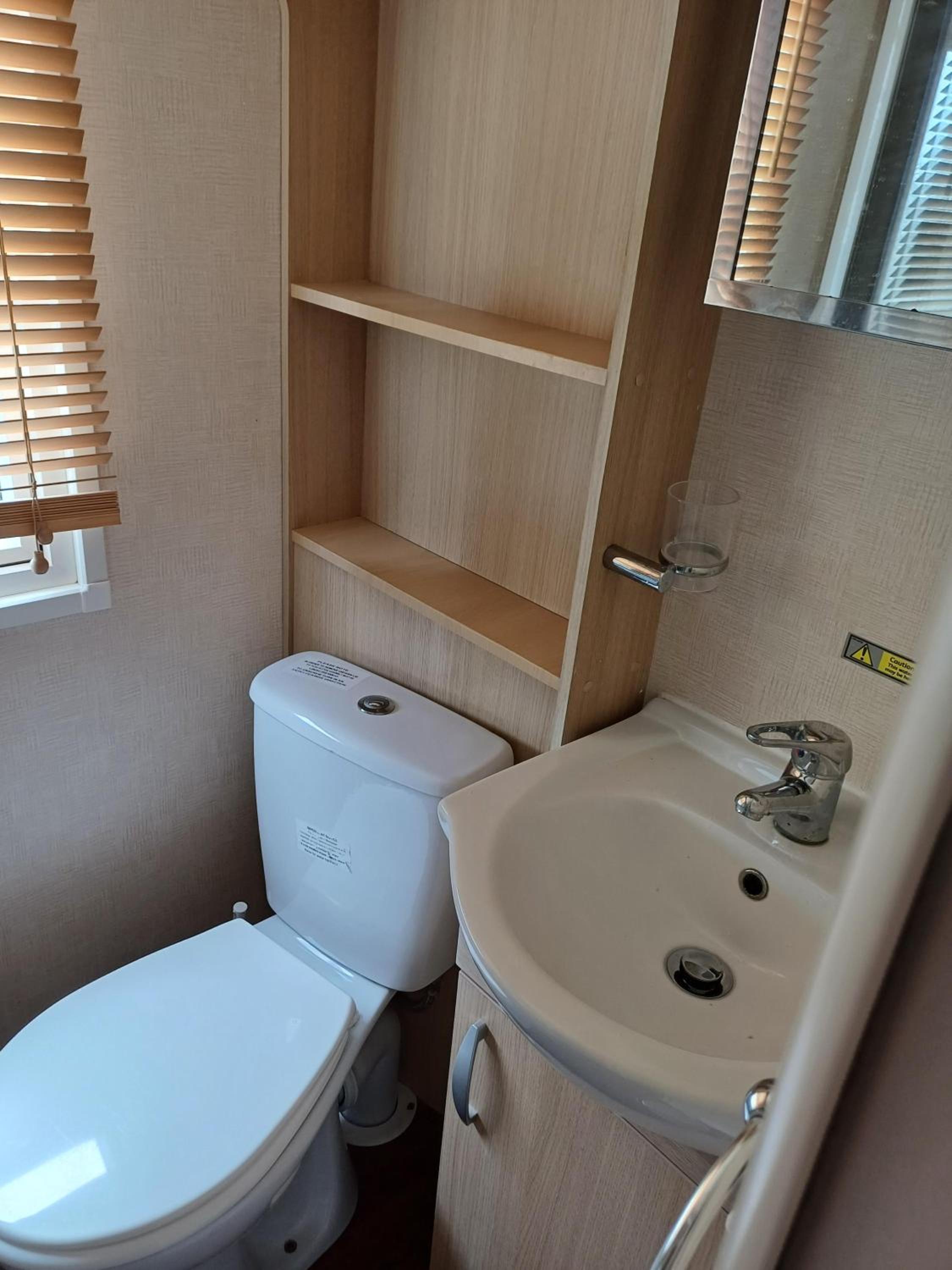 Mobile Home photo 3