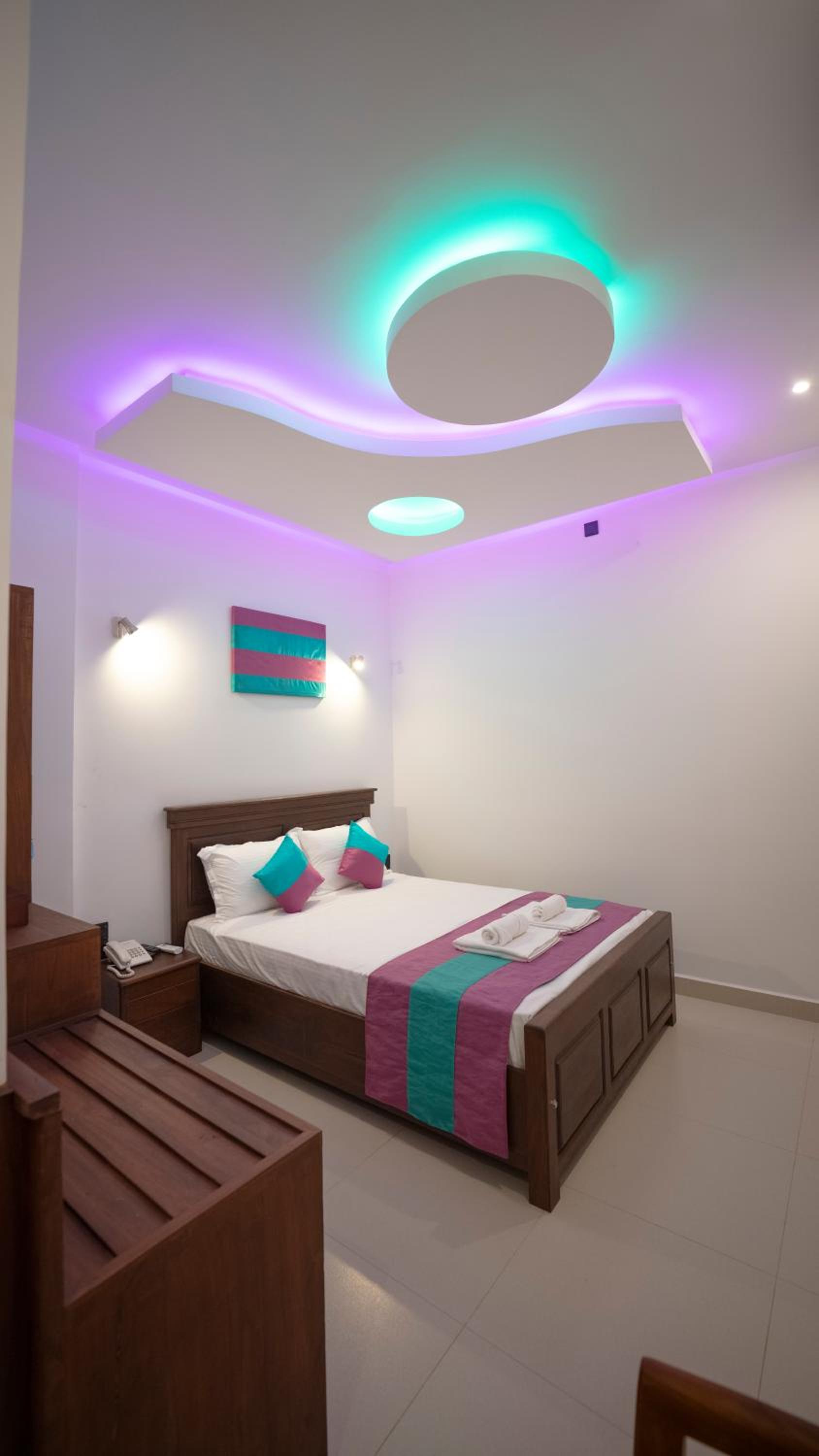 Standard Double Room - Photo 7
