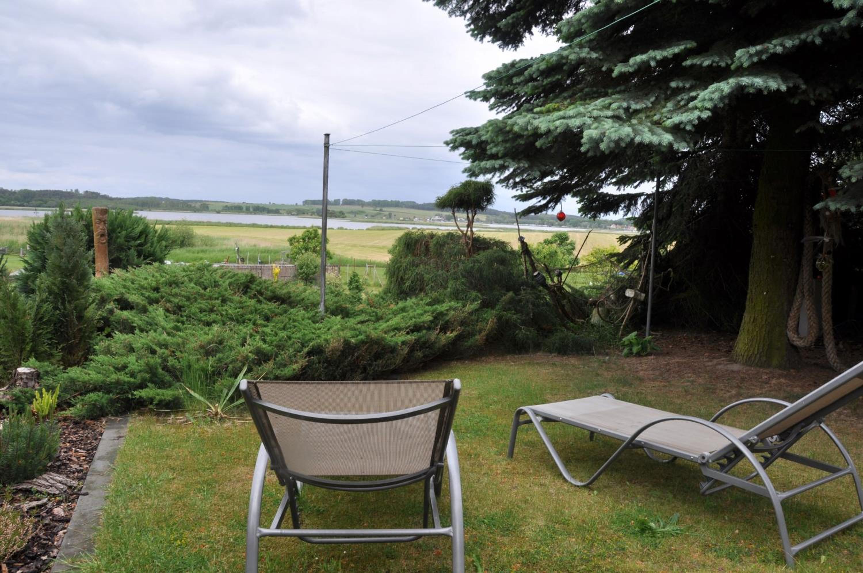 One-Bedroom Apartment with Terrace photo 2