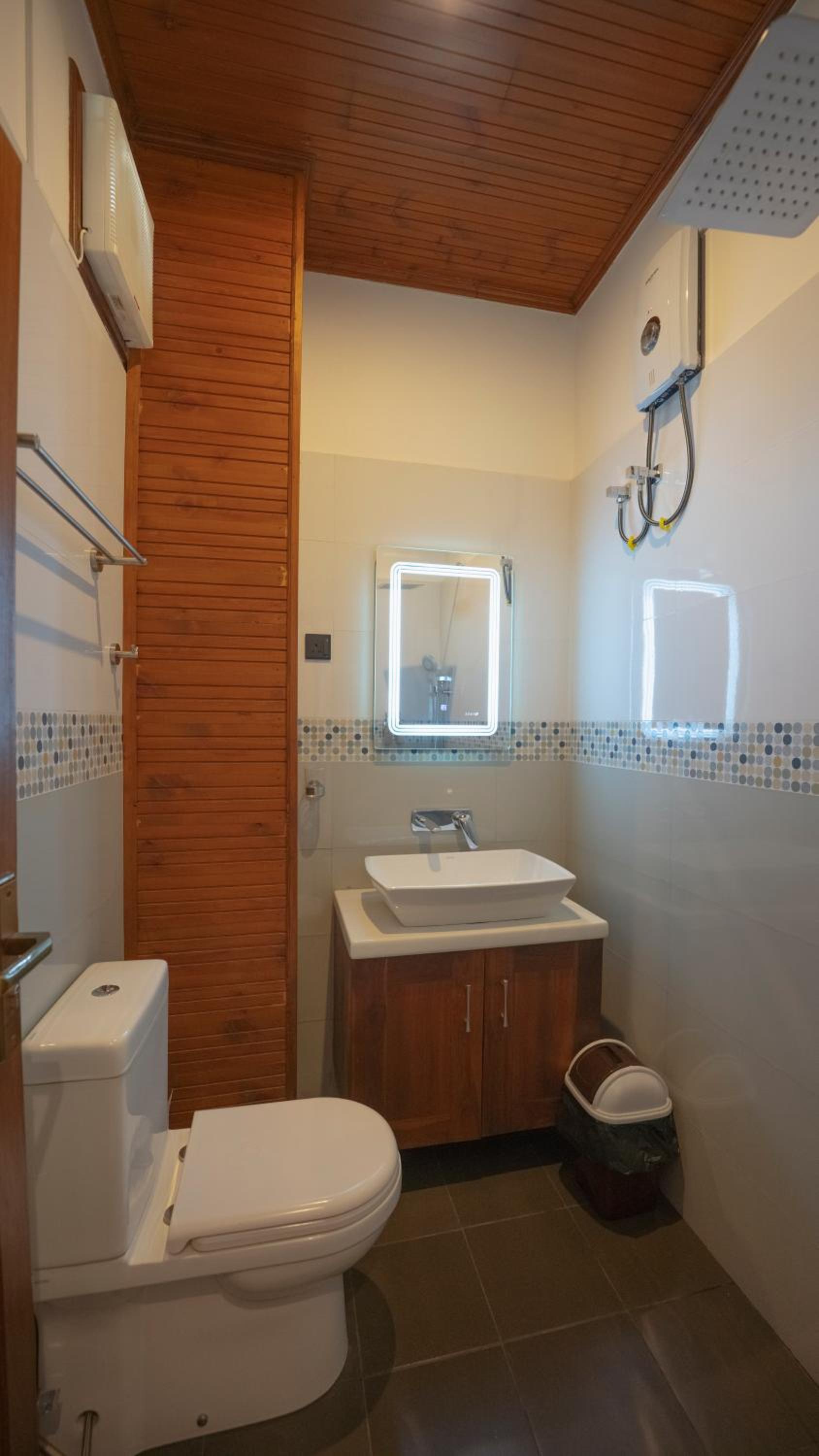 Standard Double Room - Photo 6