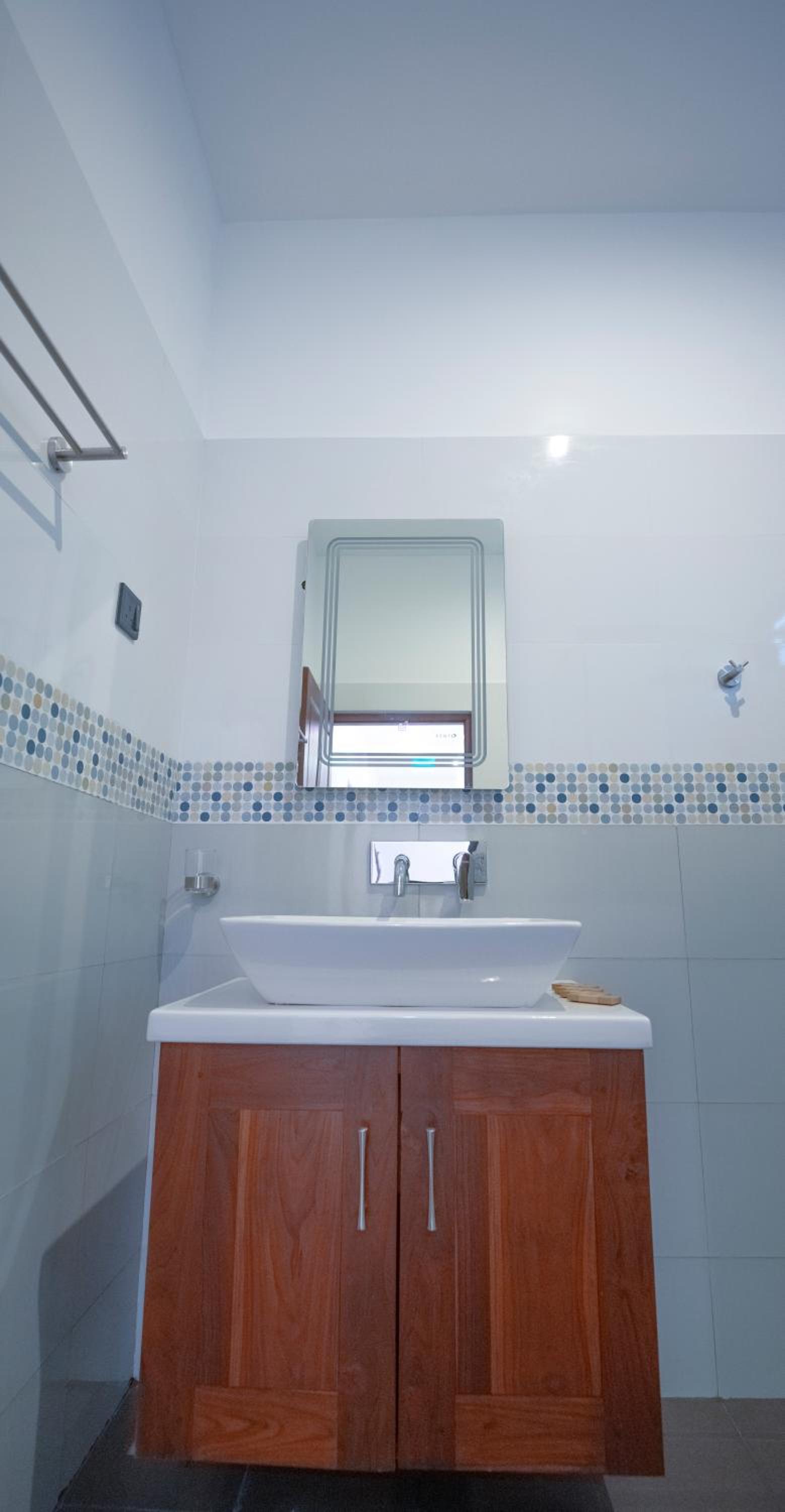 Standard Double Room - Photo 13