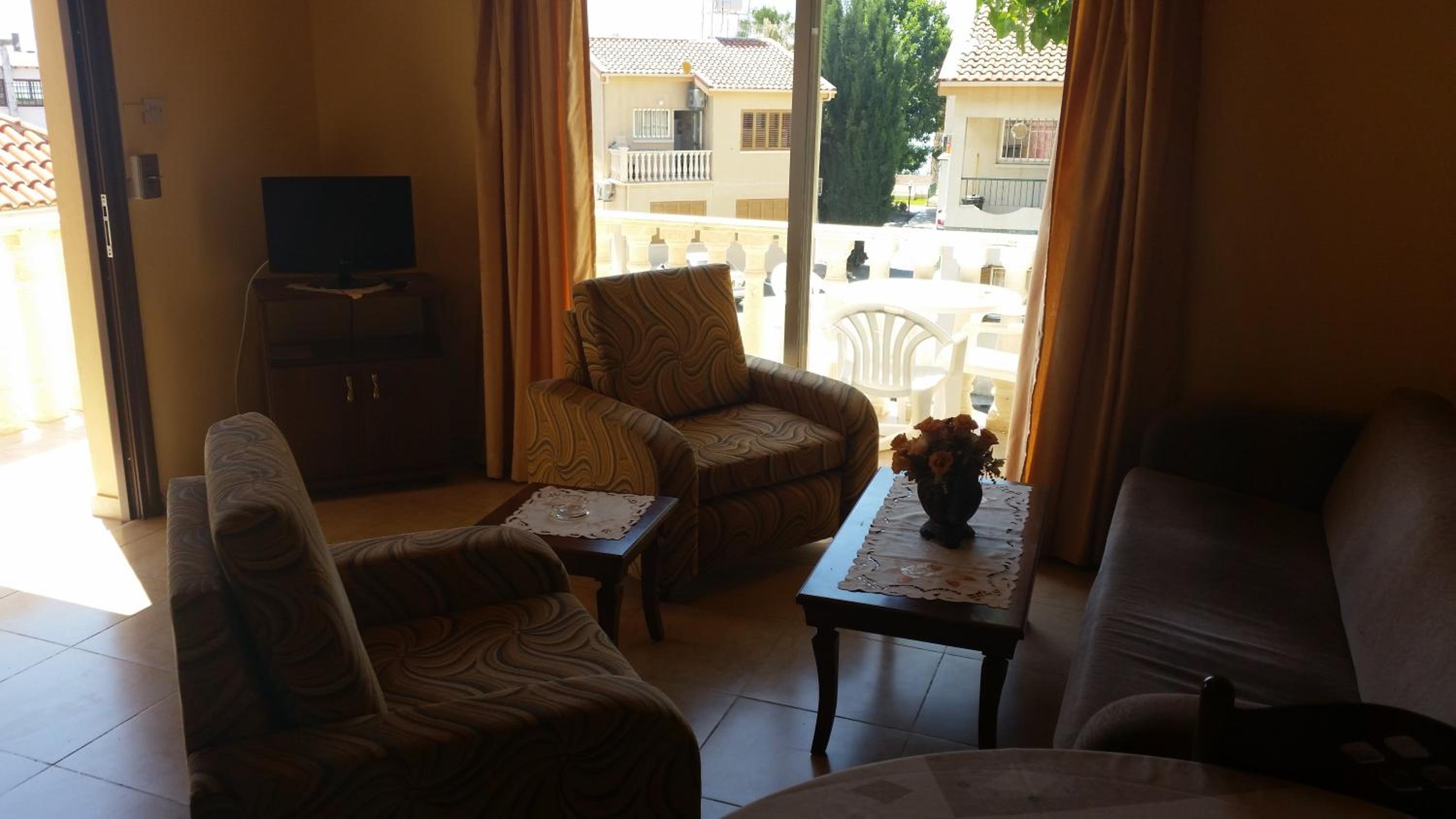 One-Bedroom Apartment (2 - 3 Adults) photo 3