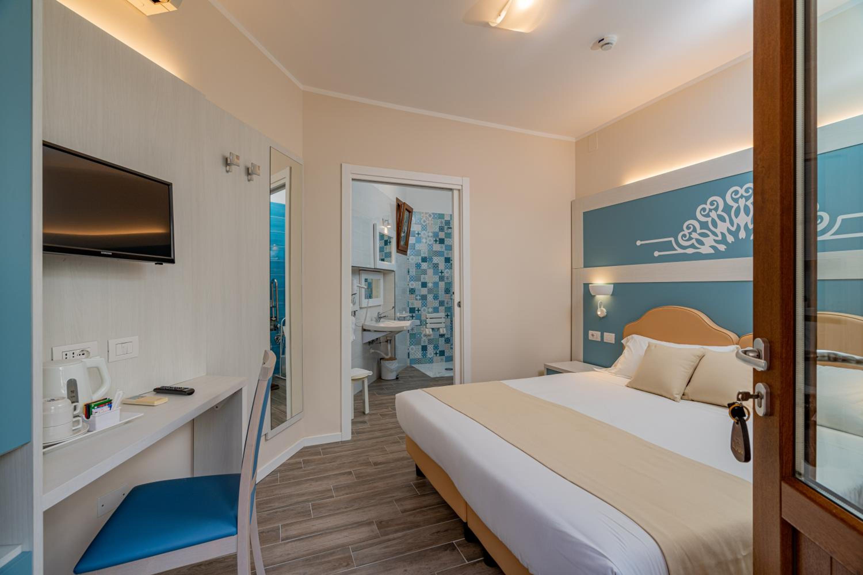 Superior Double or Twin Room with Garden View - Photo 4