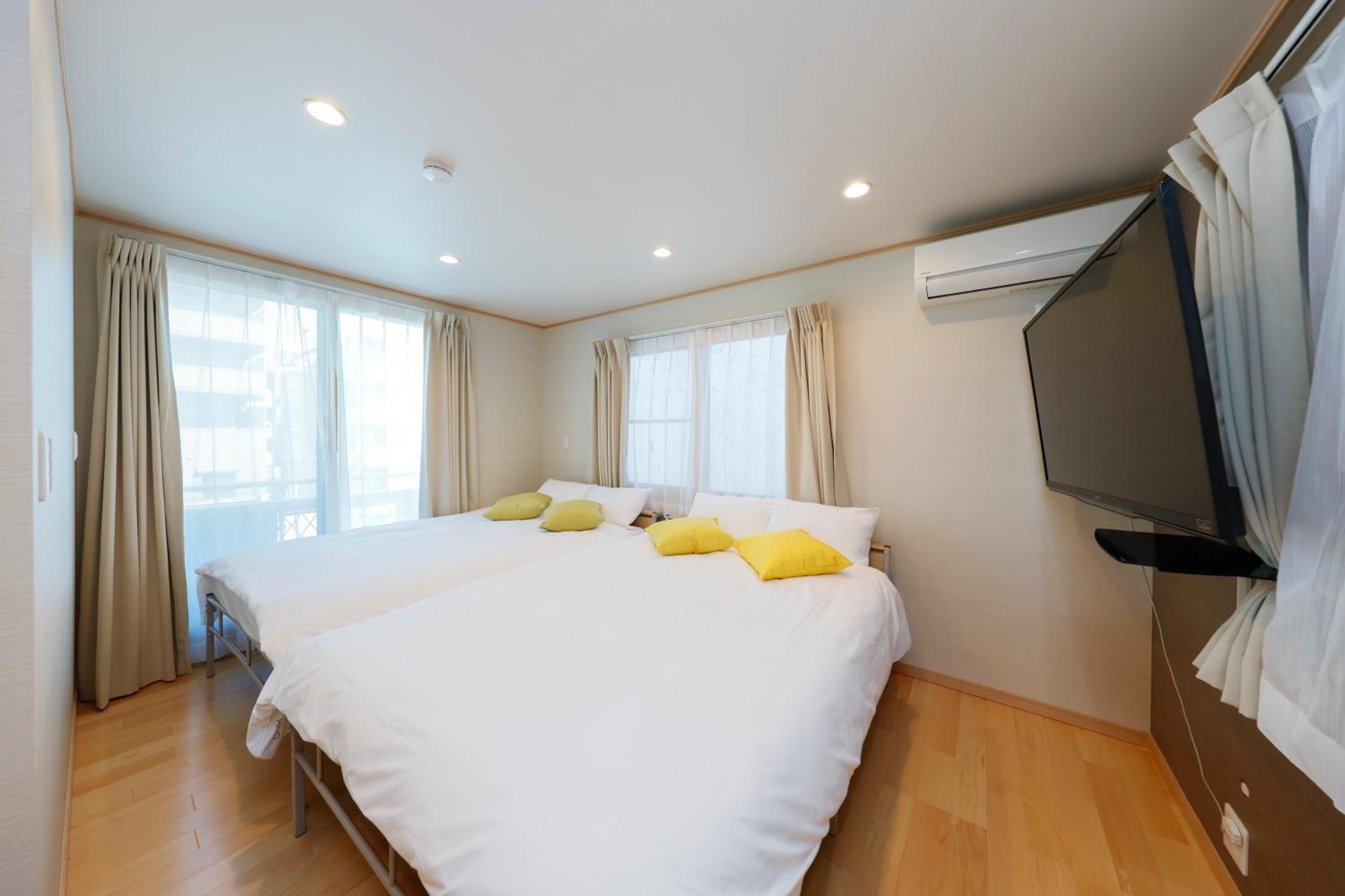 Three-Bedroom Apartment photo 1