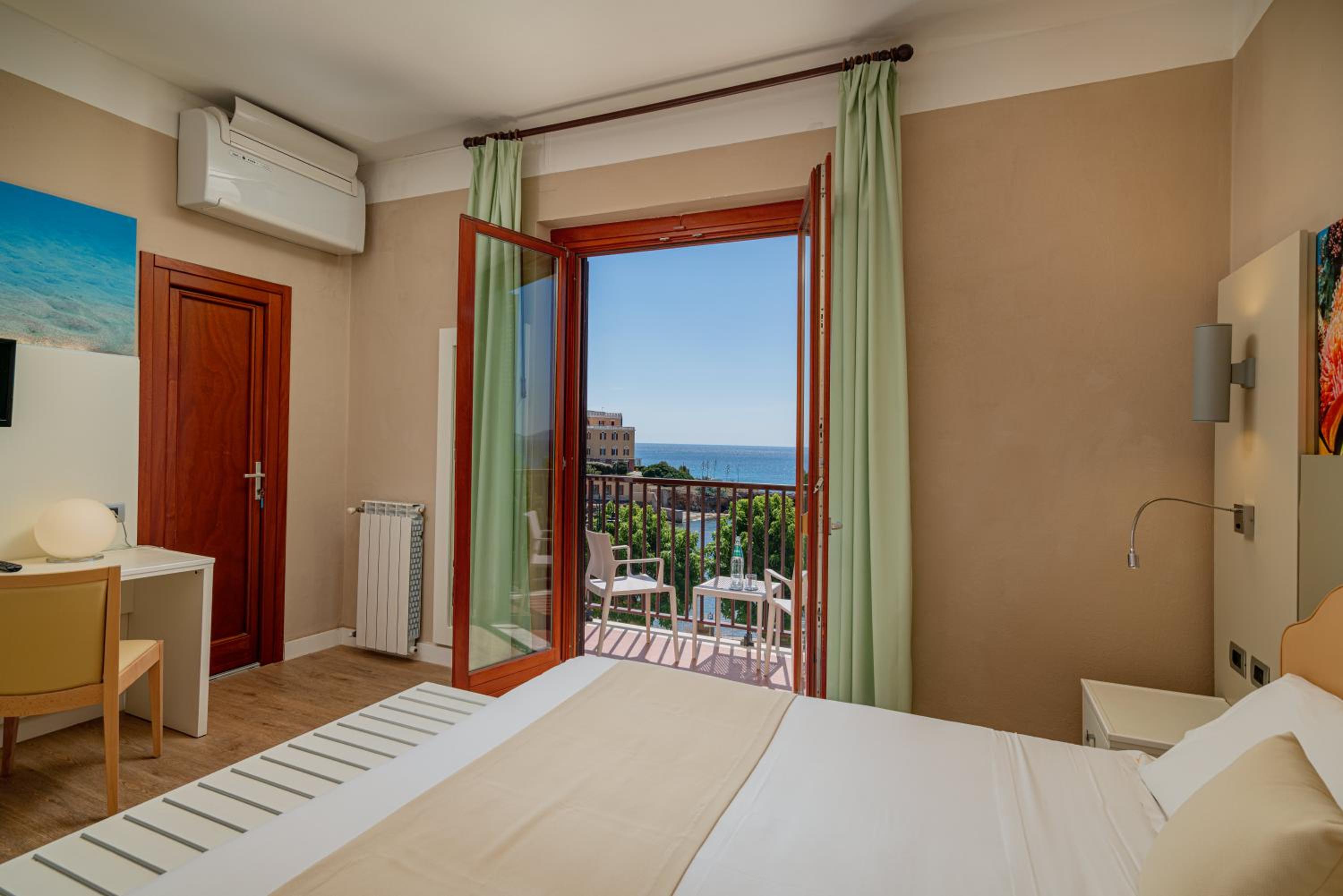 Superior Double or Twin Room with Sea View