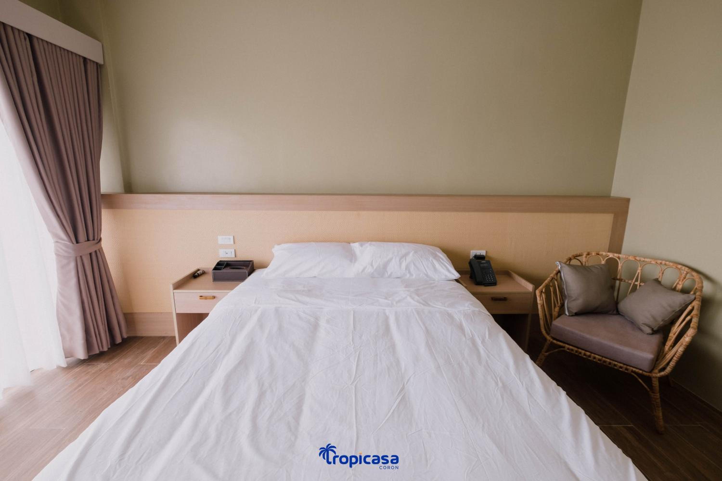 Twin Room - Photo 12