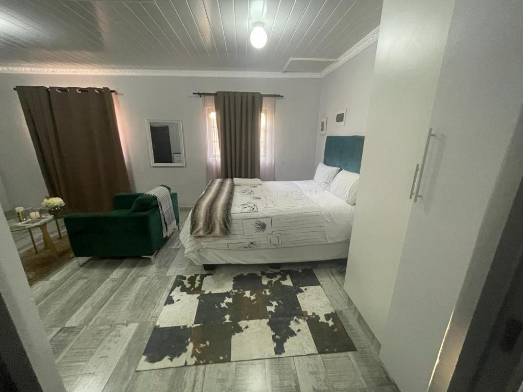 One-Bedroom Apartment photo 2