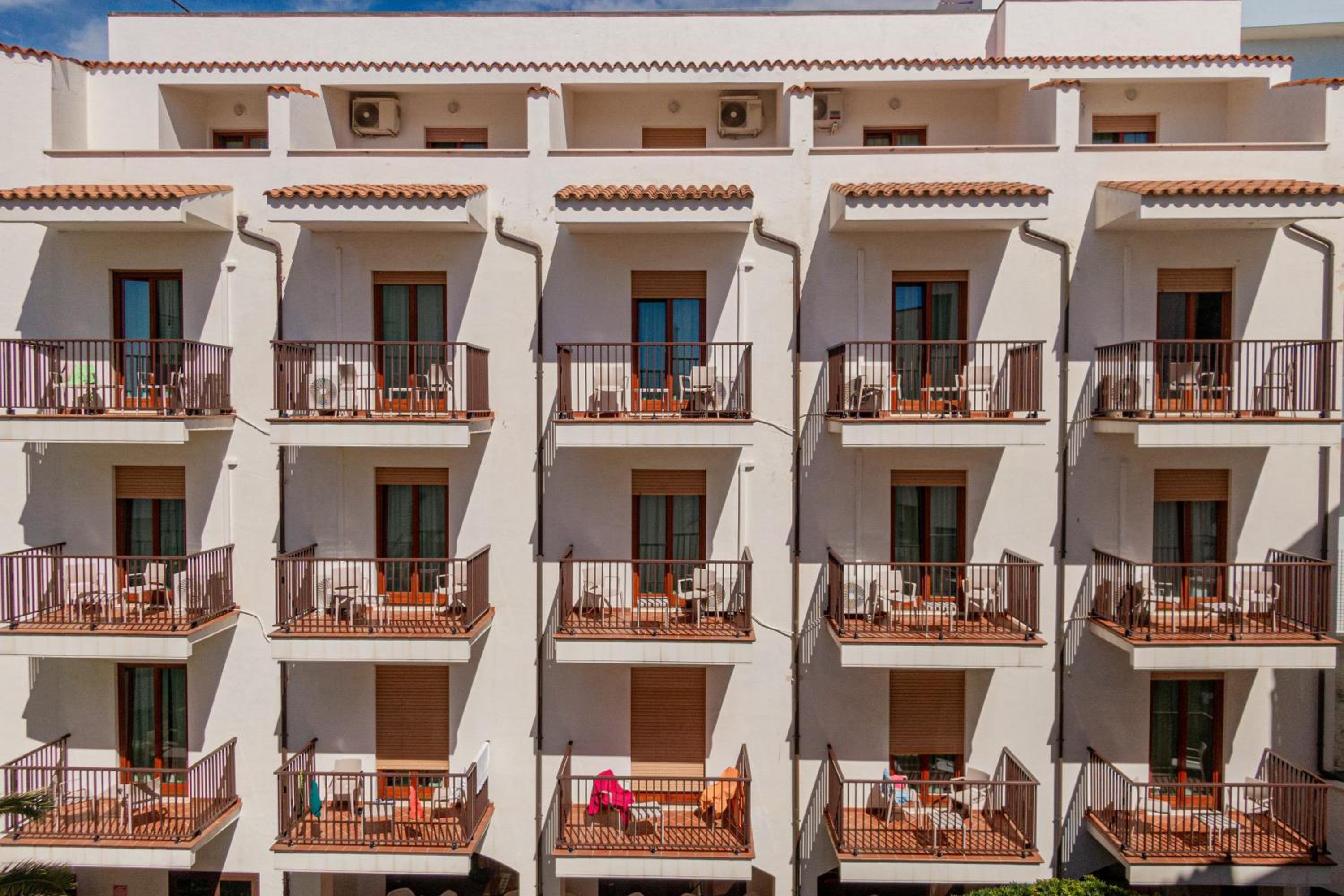 Standard Double or Twin Room with Garden View - Photo 7