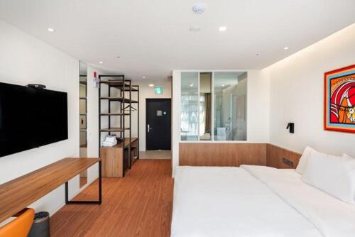 Superior King Room - Photo 4