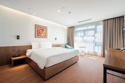 Superior King Room - Photo 1