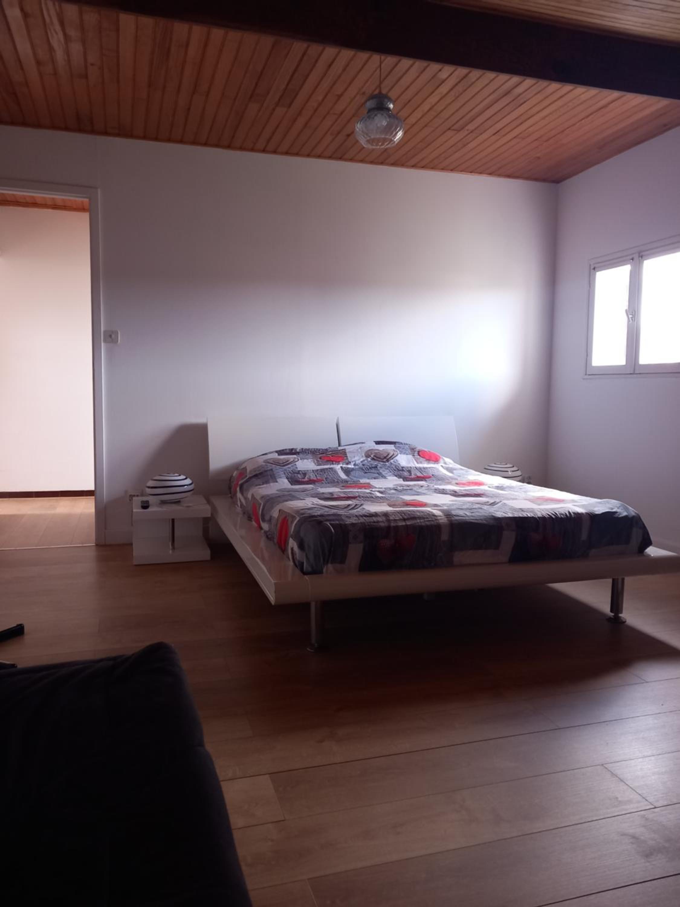 One-Bedroom Apartment - Photo 16