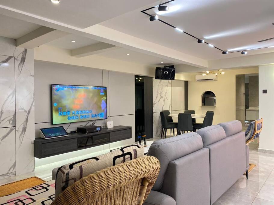 Four-Bedroom House photo 3