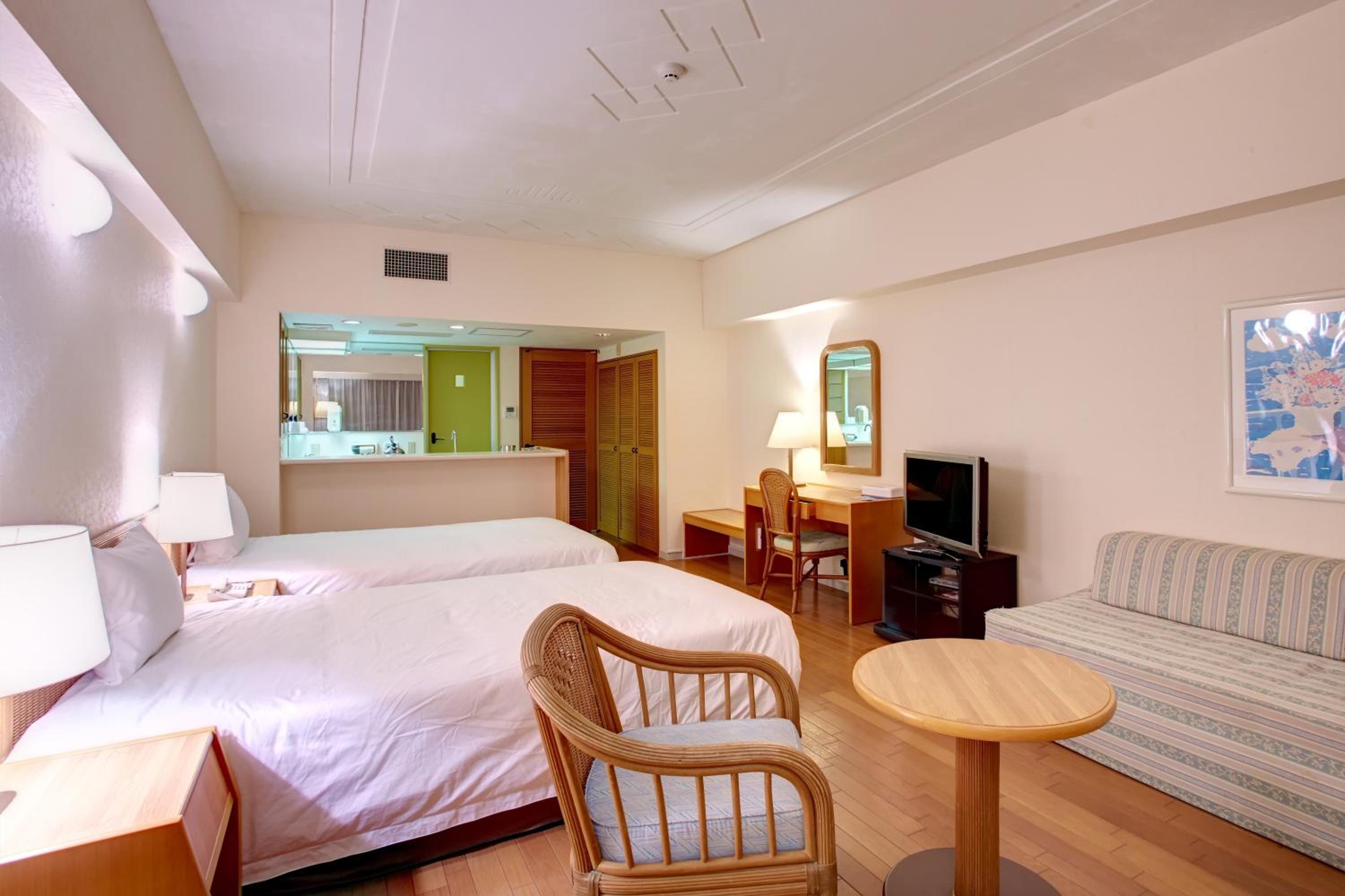 Standard Twin Room - High Floor Non-Smoking photo 3
