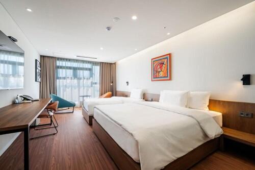 Deluxe Twin Room - Photo 1