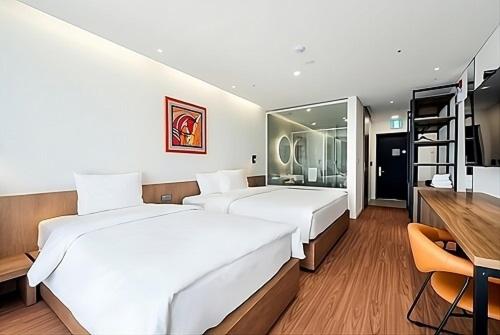 Deluxe Twin Room - Photo 2