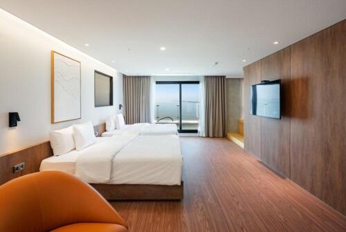 Ocean Suite Twin Room - Photo 1