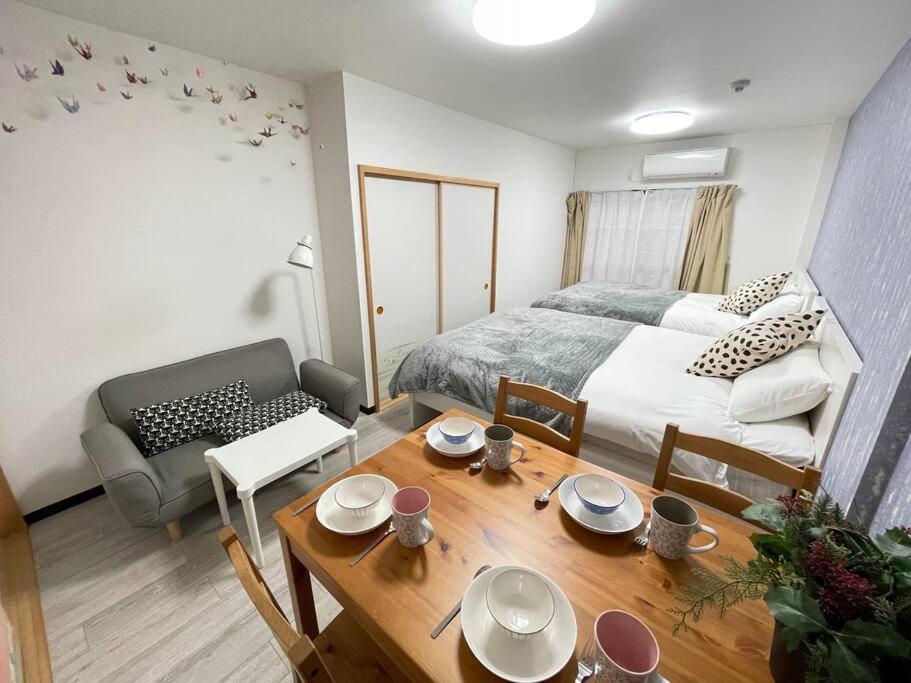 One-Bedroom Apartment photo 1