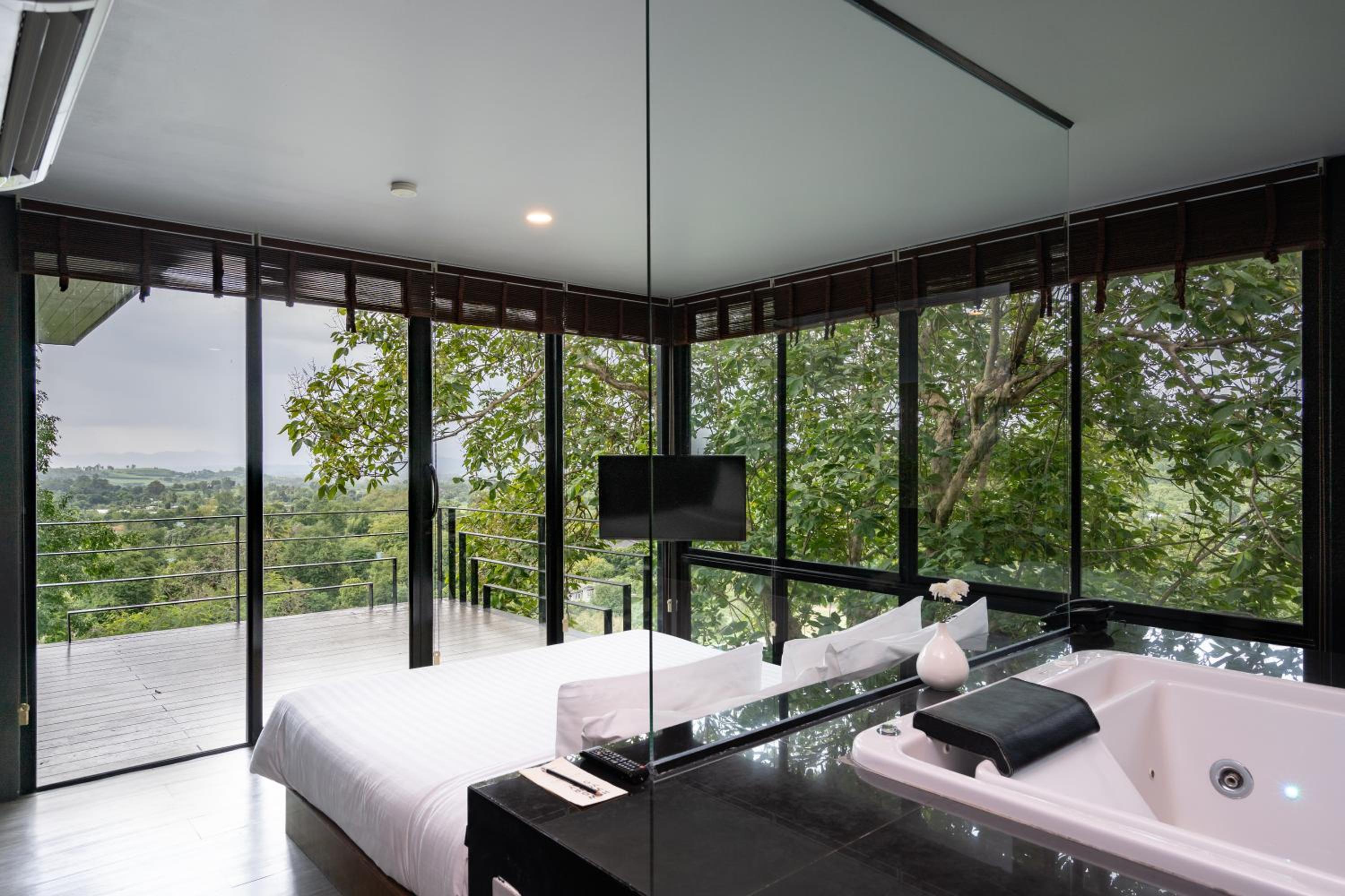 Villa With Hot Tub