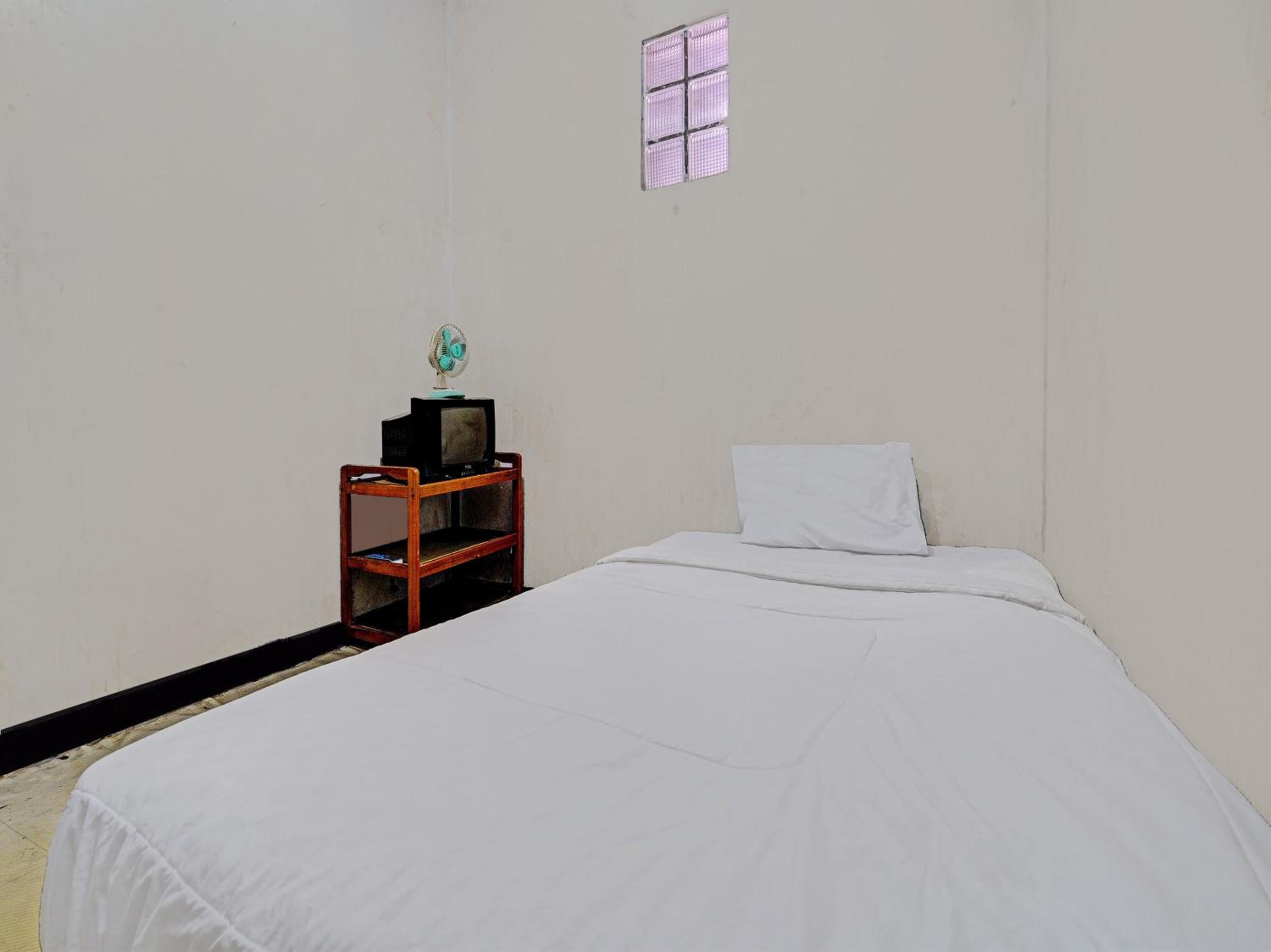 Large Single Room