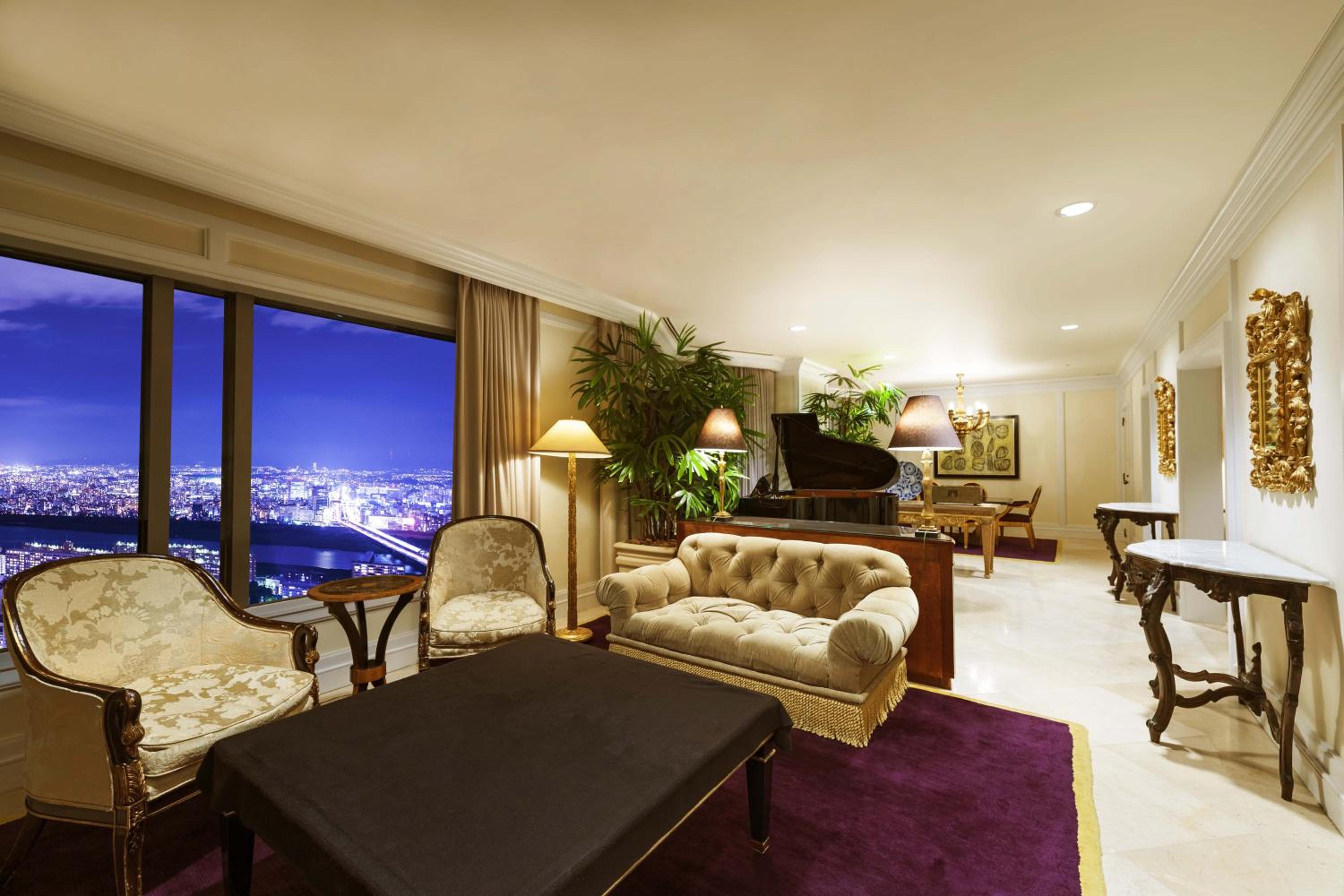 Club Presidential Suite with Lounge Access - Non-Smoking