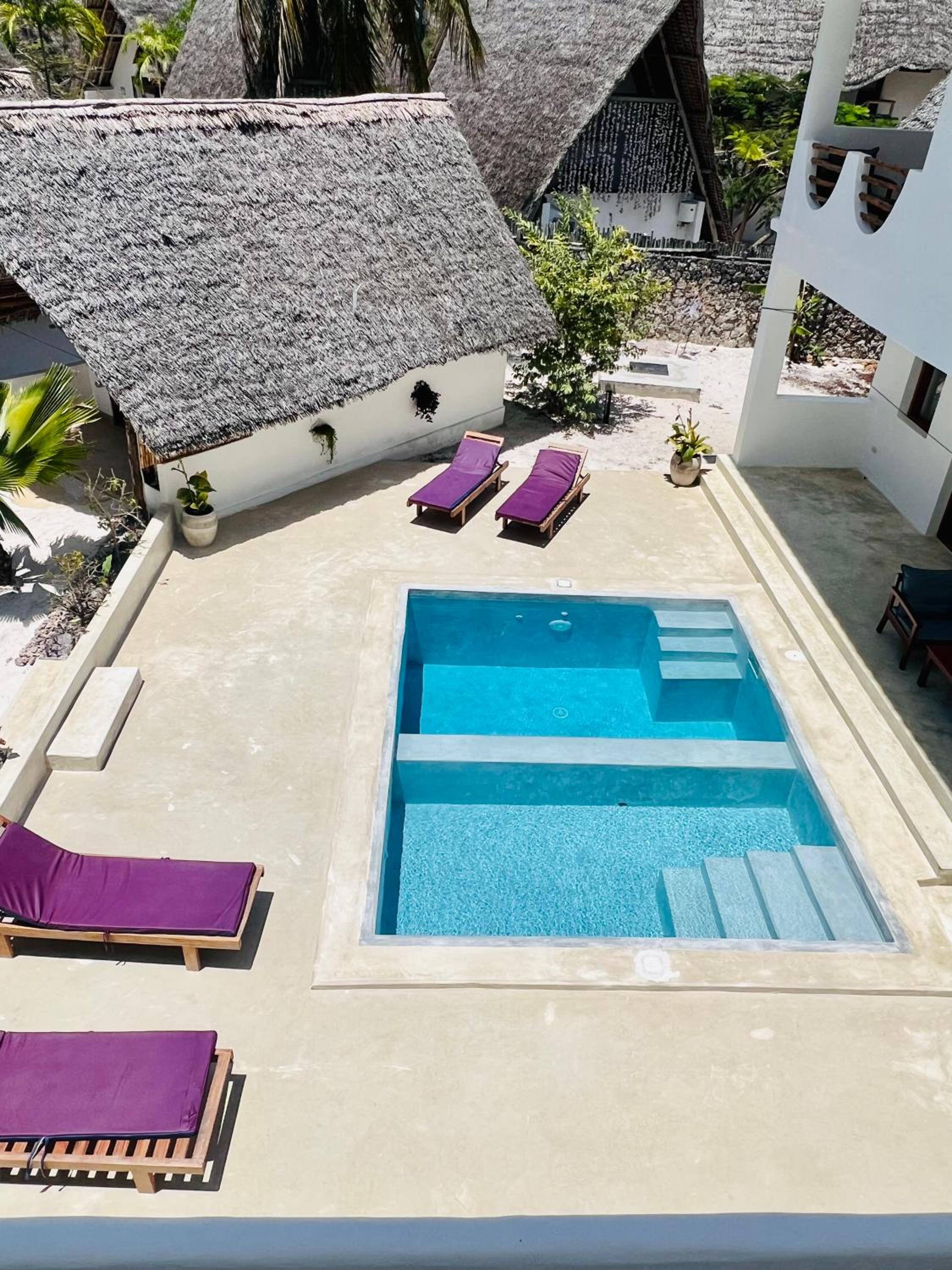 Junior Suite with Private Pool - Photo 3