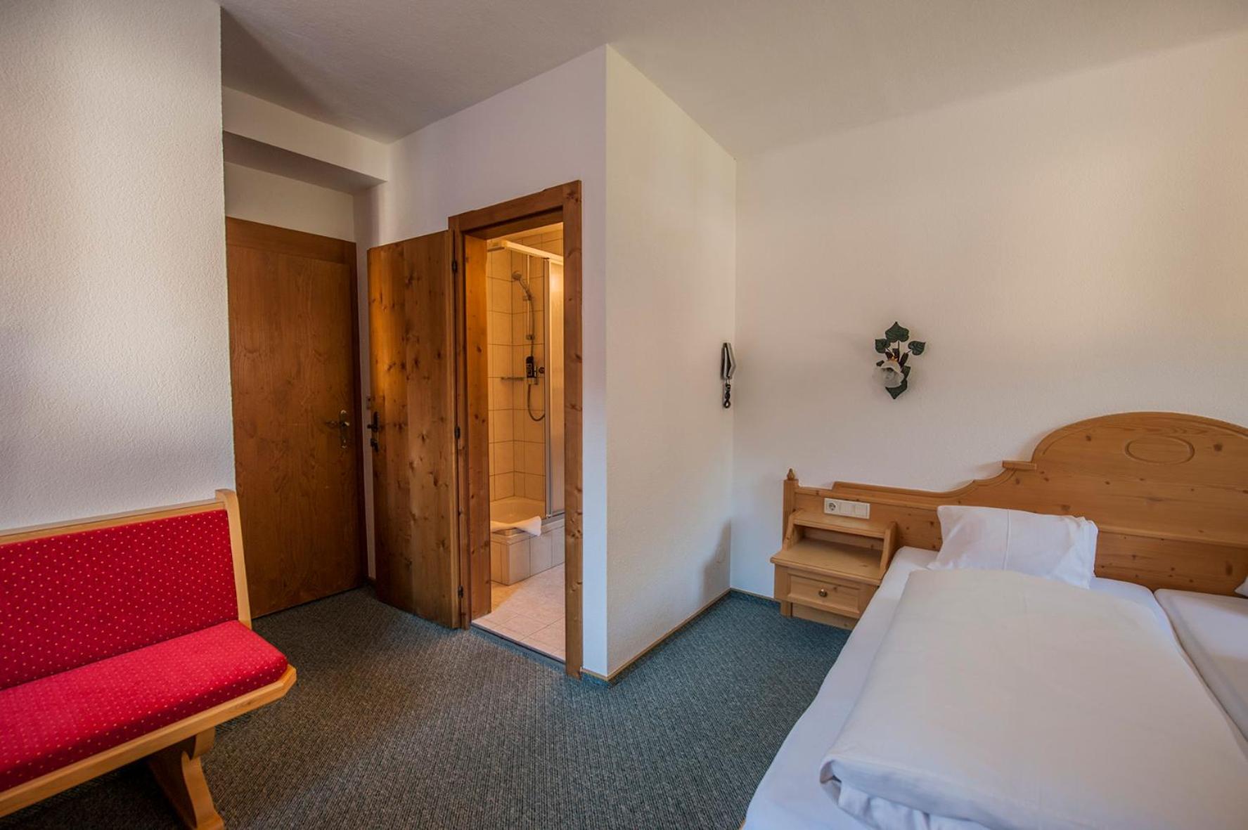 Single Room photo 2