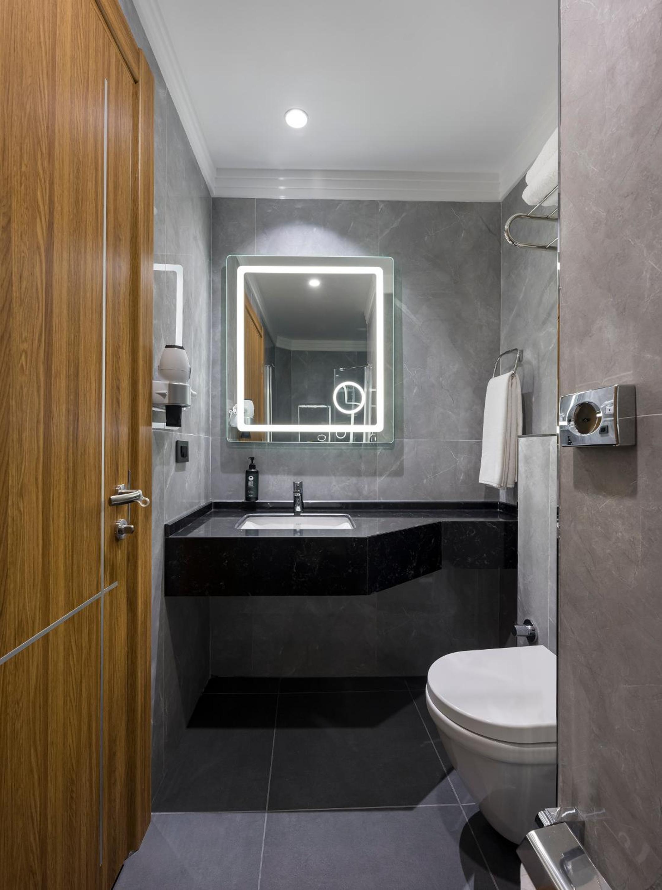 Executive Triple Room thumbnail 6