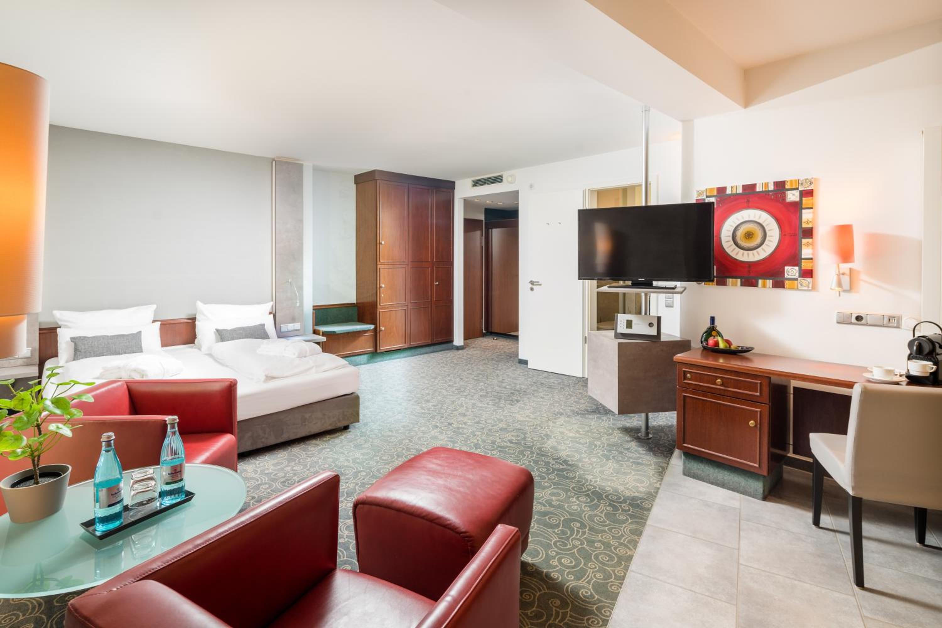 Deluxe Junior Suite - Photo 1