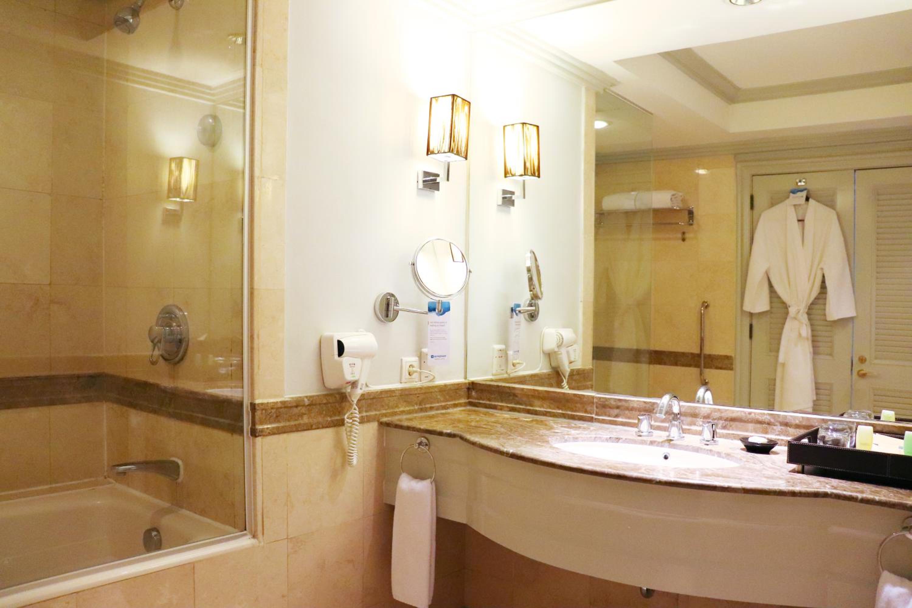 Executive Room - Photo 2