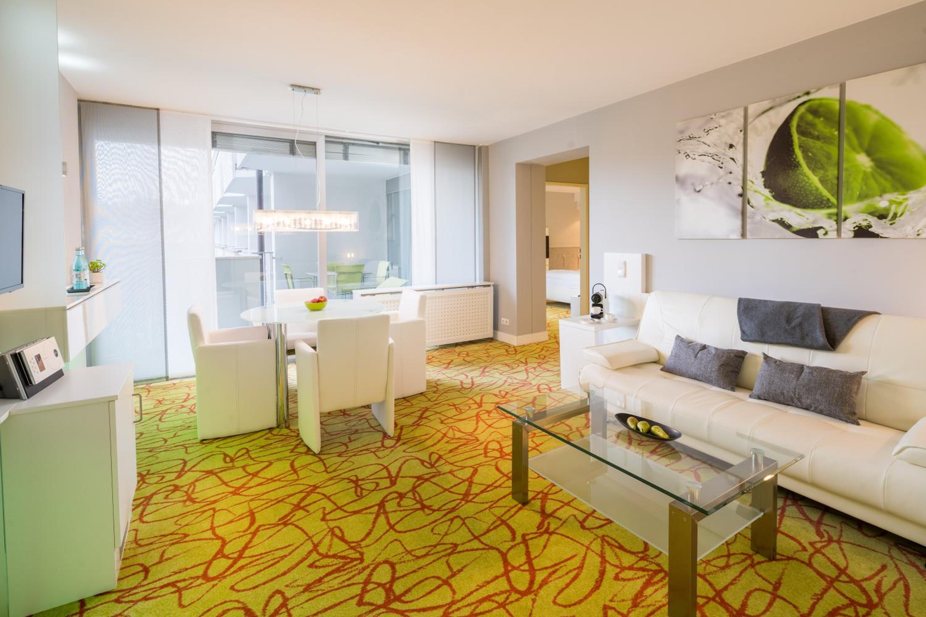 Suite 450 photo 2