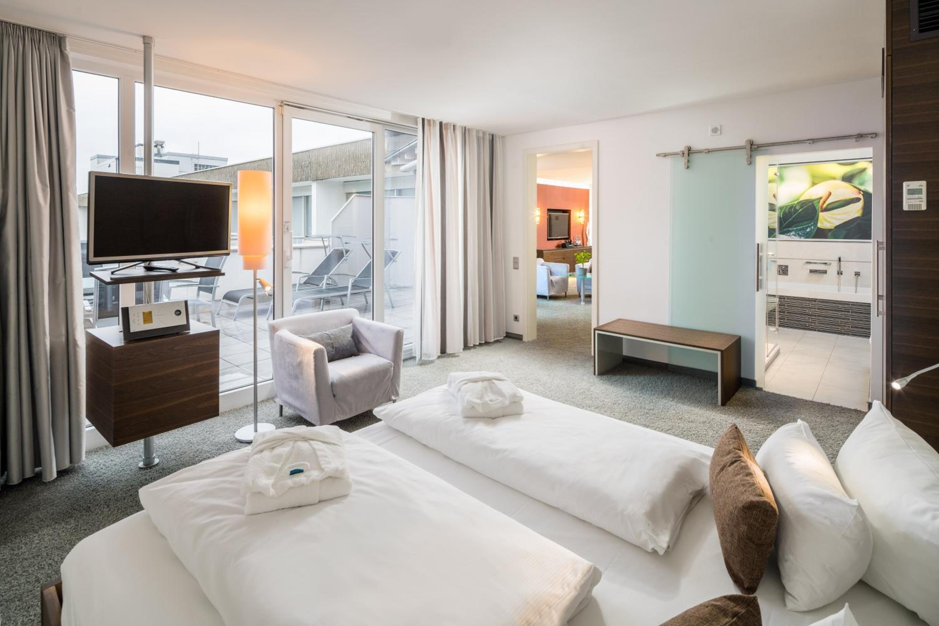 Deluxe Suite - Photo 1