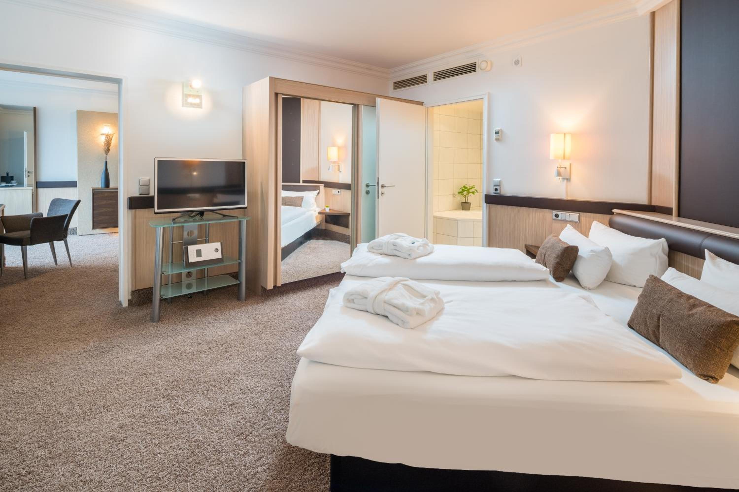 Deluxe Suite - Photo 3