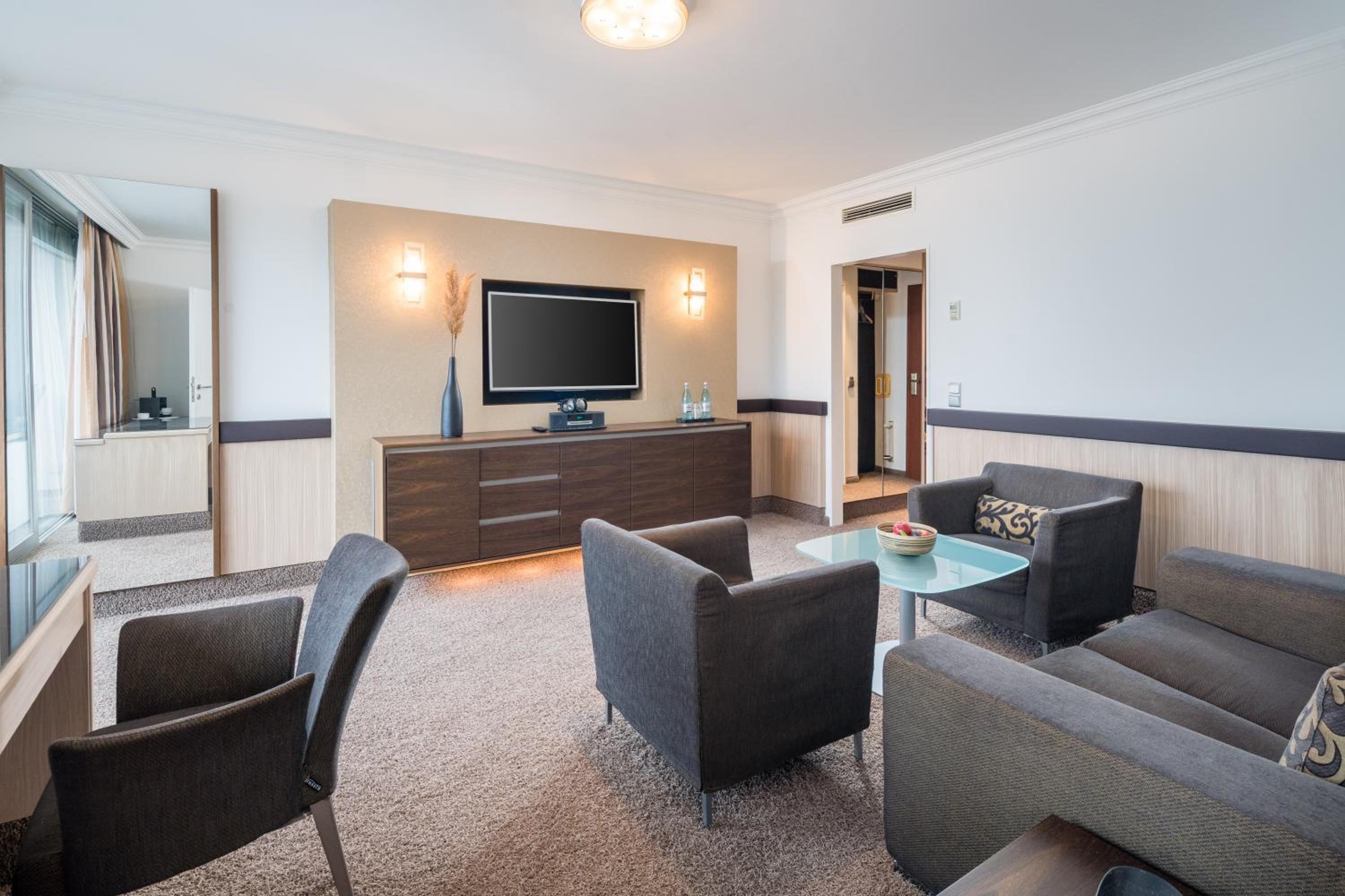 Deluxe Suite - Photo 4