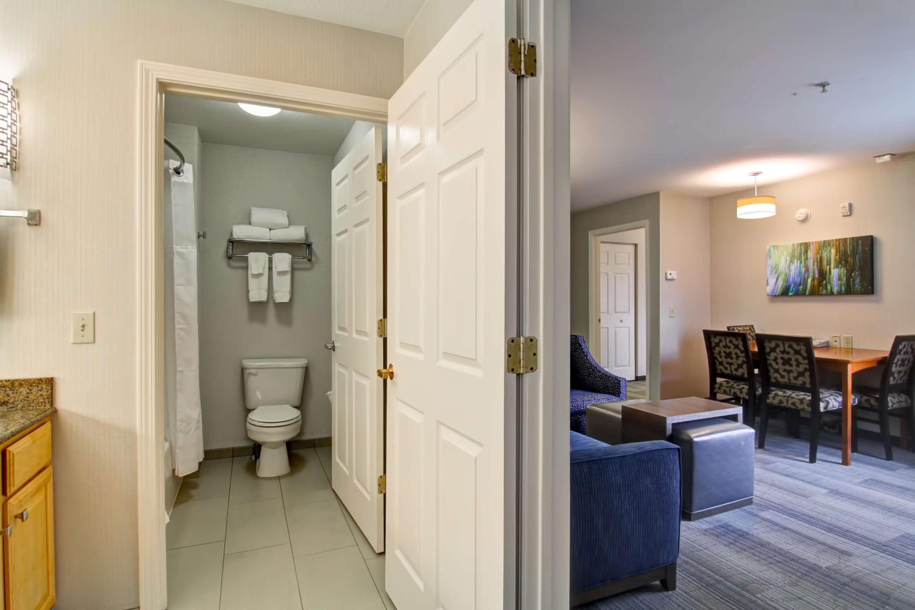 Two Bedroom Double Queen Suite with Sofa Bed - Non-Smoking  - Photo 5