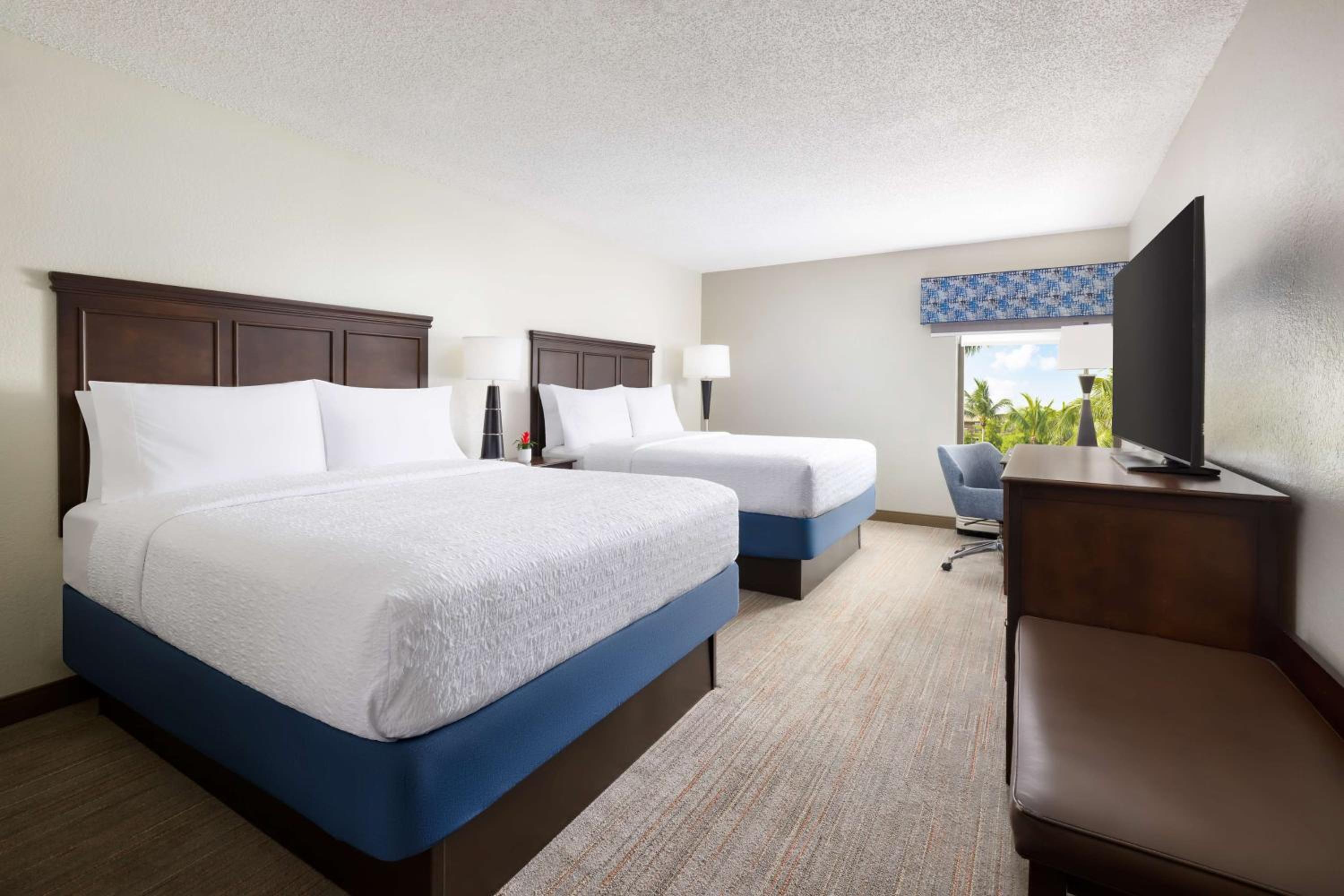 Queen Room with Two Queen Beds - Photo 13
