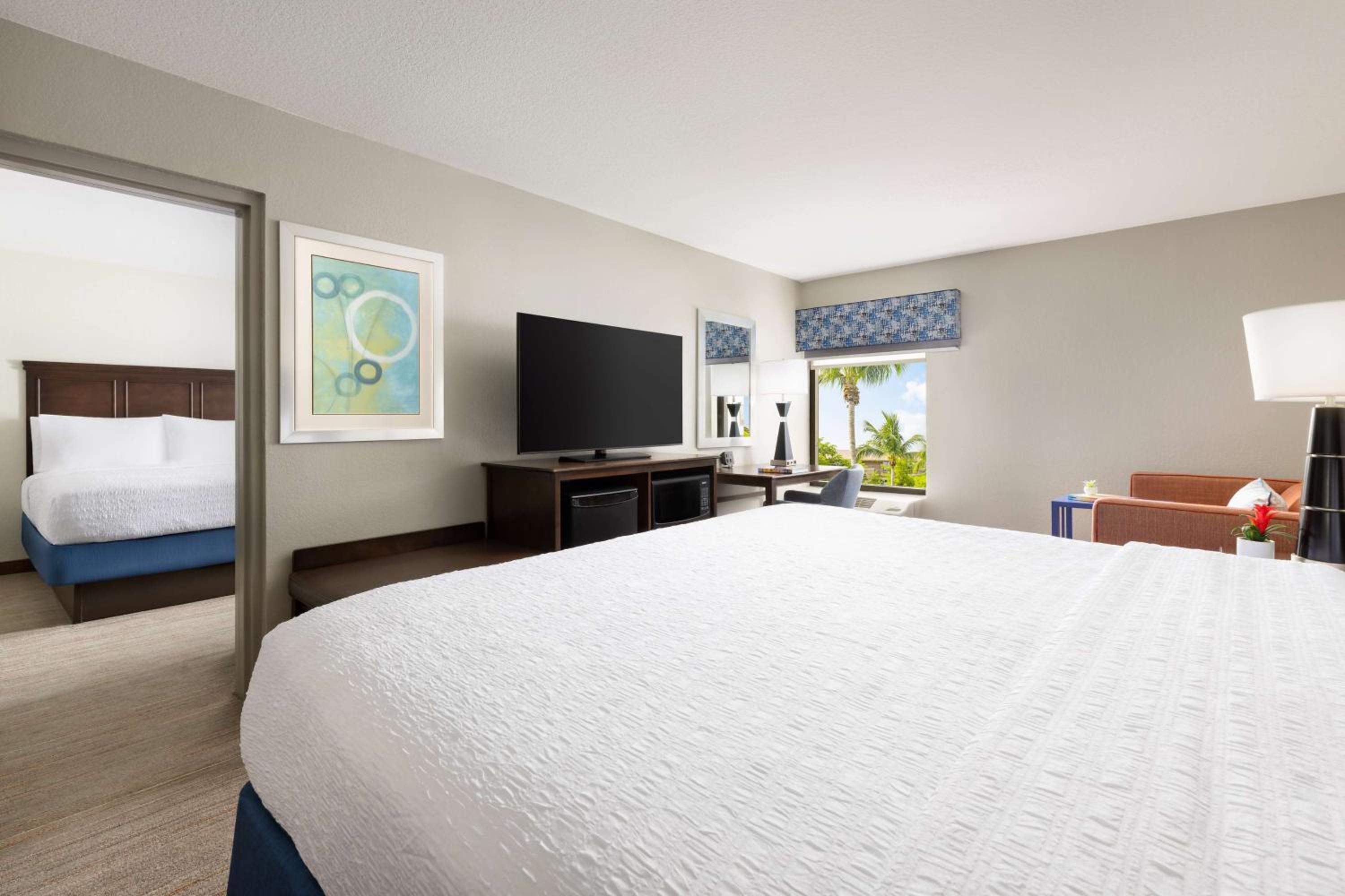 Family Suite - Non-Smoking photo 2