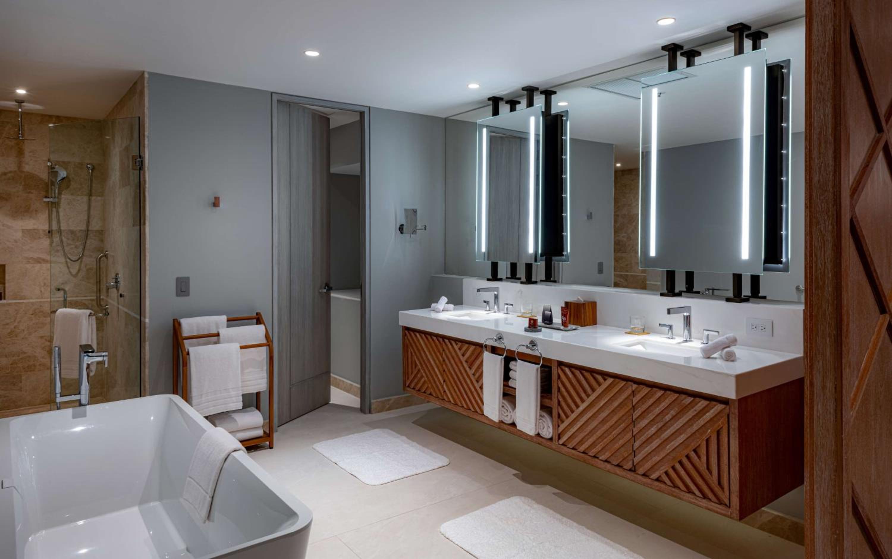 Superior King Suite With Ocean View