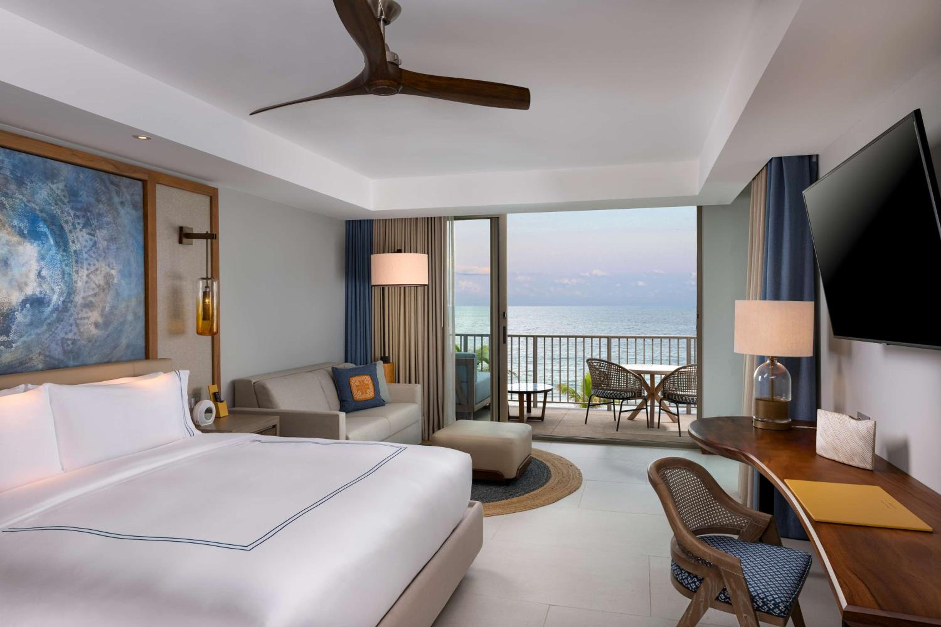 Beachfront King Room - Photo 1