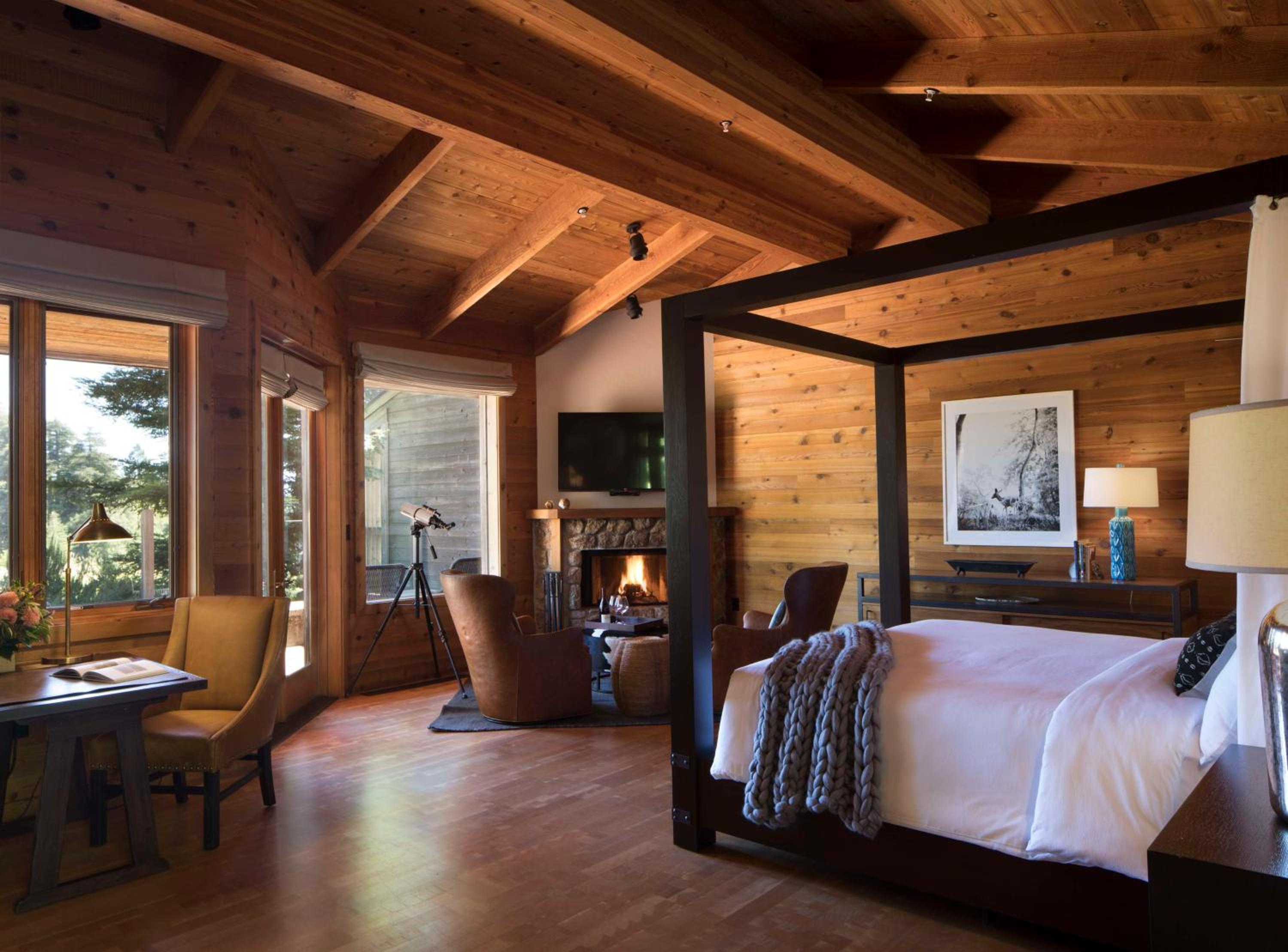 Suite with Hot Tub and View